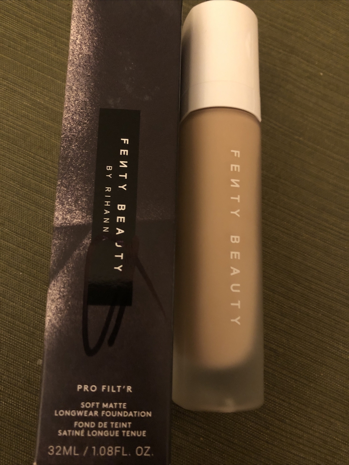 Fenty Beauty by – #240 (Light Medium With Warm Golden Undertones) 32ml/tasted