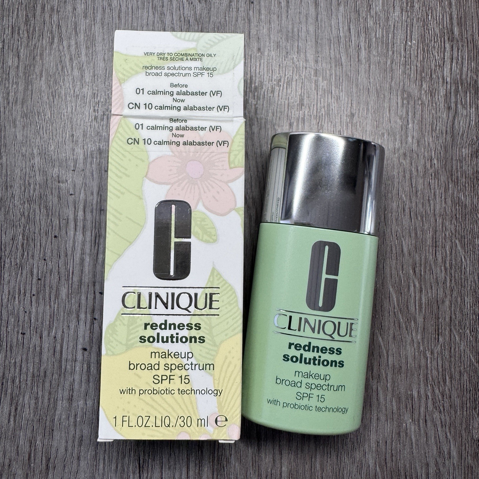 Clinique Redness Solutions Makeup Foundation 01/CN10 Calming Alabaster SPF15