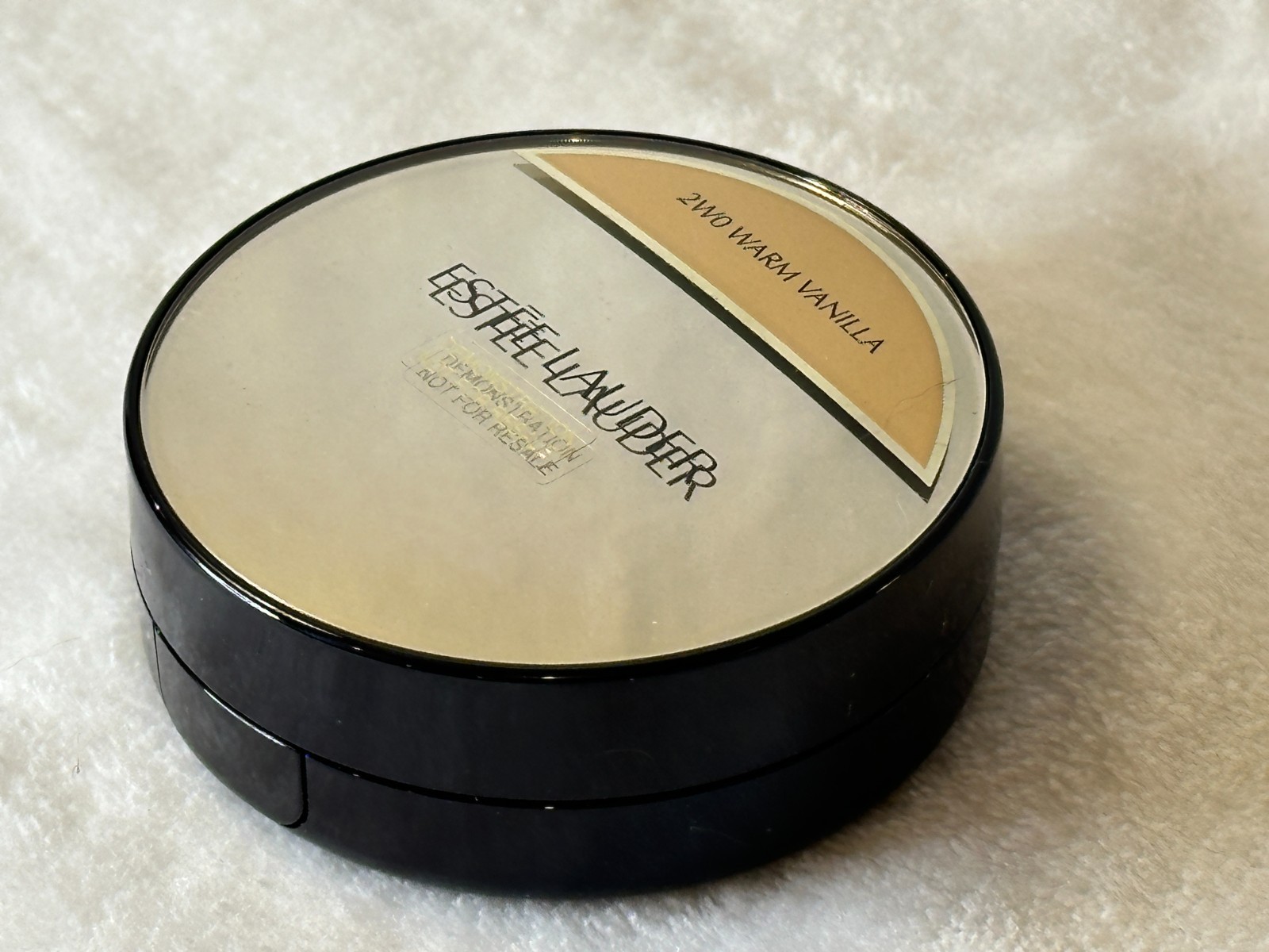 Estee Lauder ~ Double Wear Cushion BB All Day Foundation ~ 2W0 Warm Vanilla