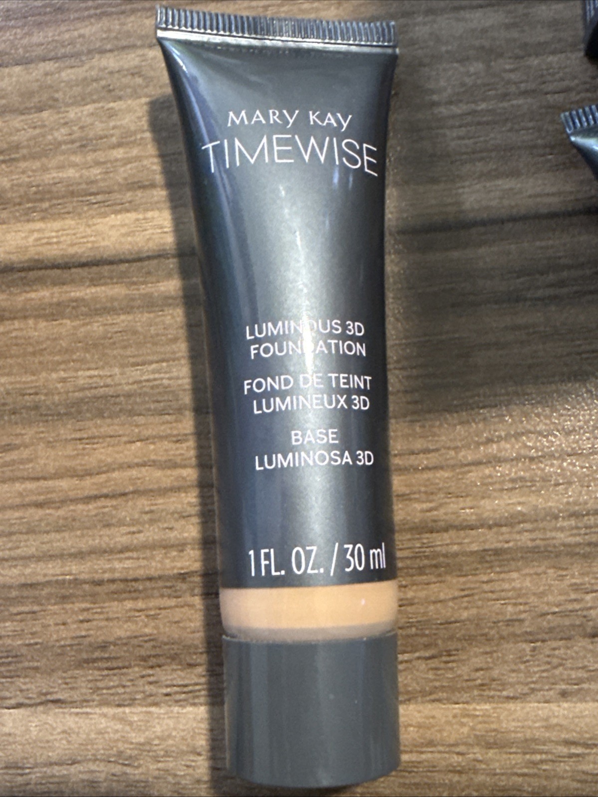 Mary Kay TimeWise LUMINOUS 3D Liquid Foundation Bronze W 130 (154140) 1 Fl. OZ.