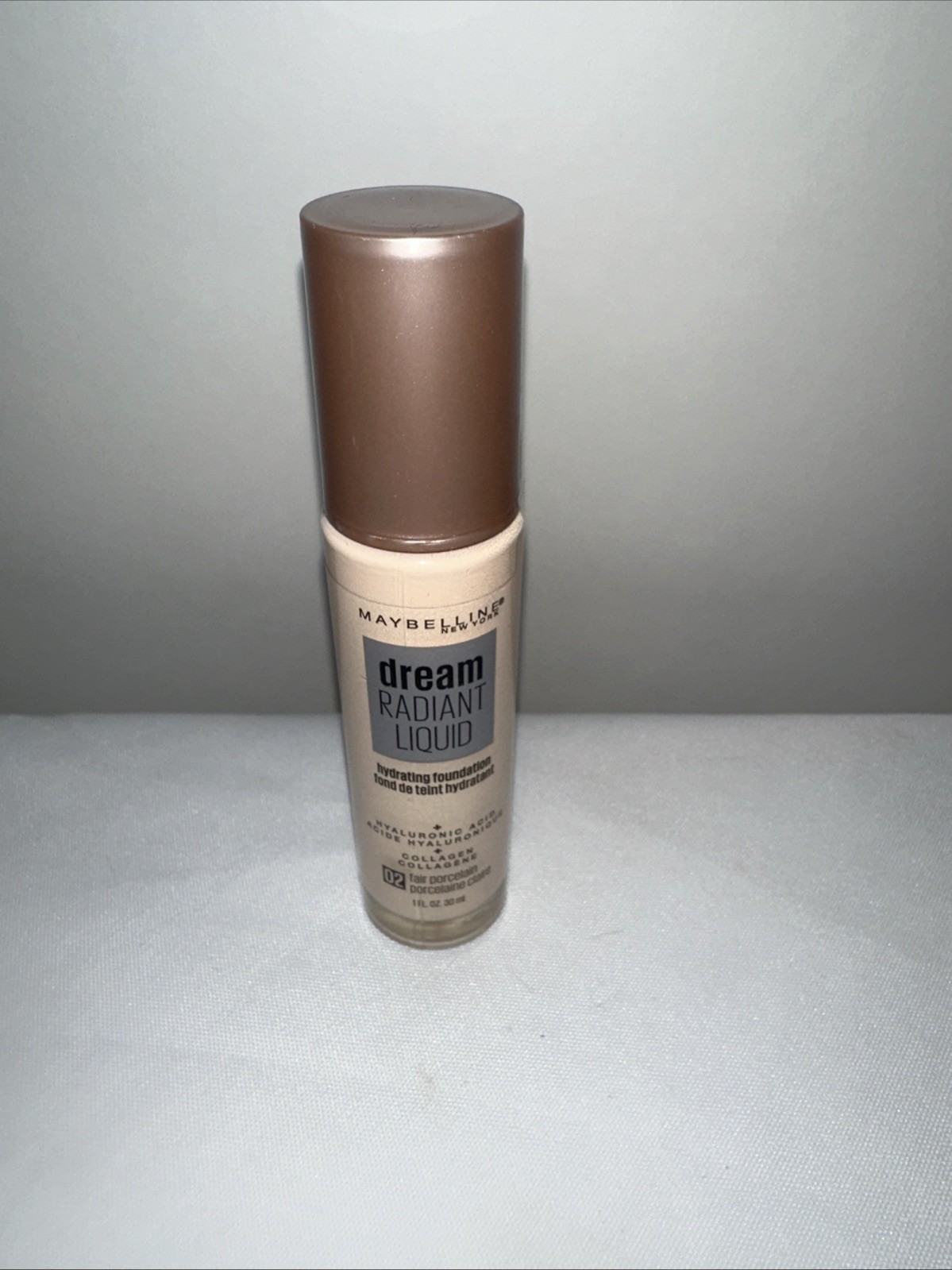 MAYBELLINE Dream Radiant Liquid Hydrating Foundation #02 Fair Porcelain Sealed