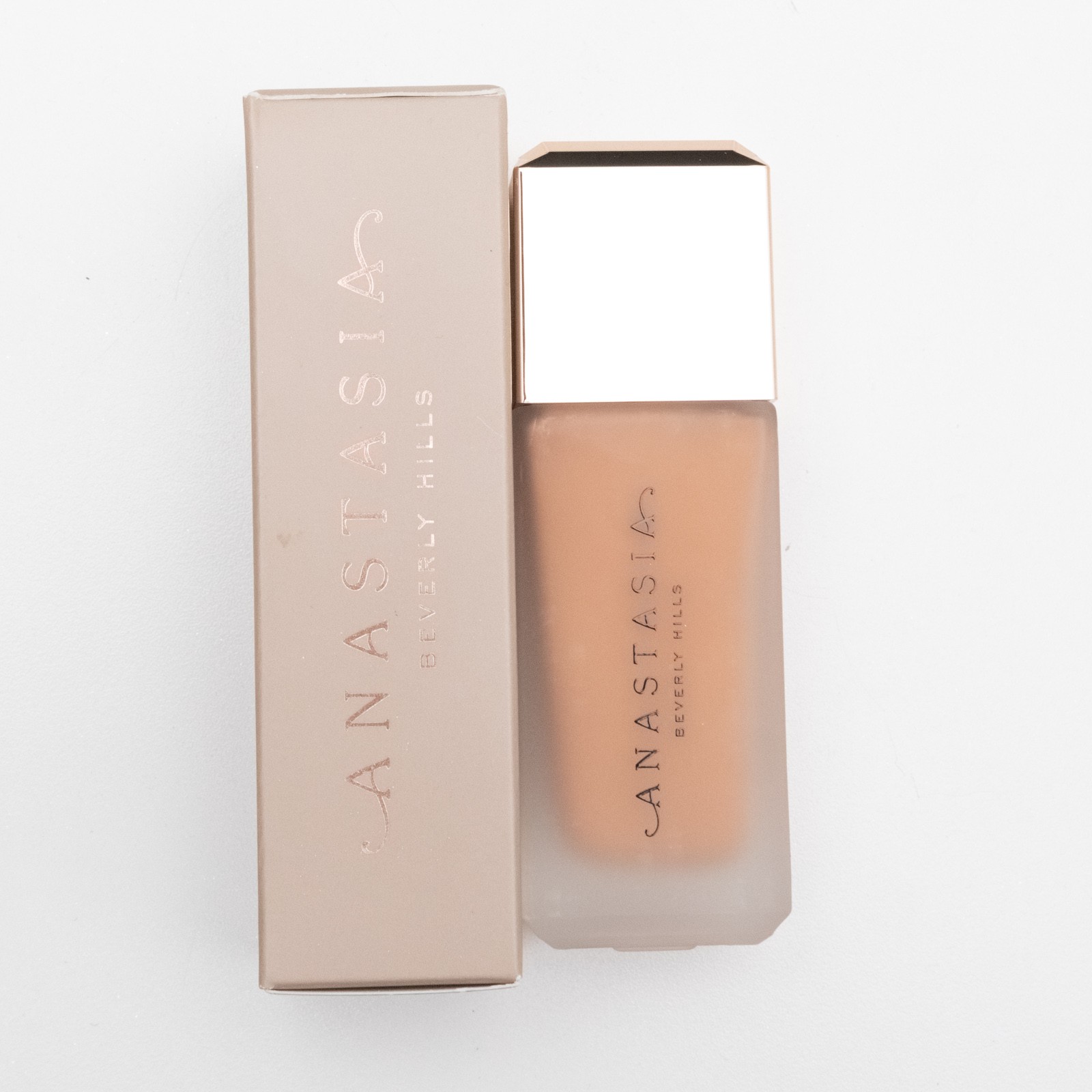 Anastasia Beverly Hills Impeccable Blurring Second-Skin Matte Foundation 3CR
