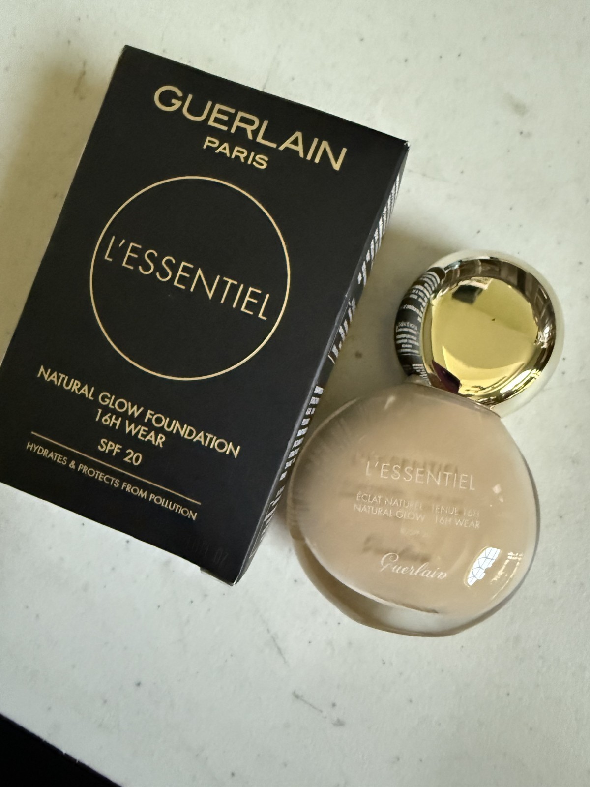Guerlain L’Essential Foundation 00W Porcelain Dore 1.0 Oz (30 Ml)