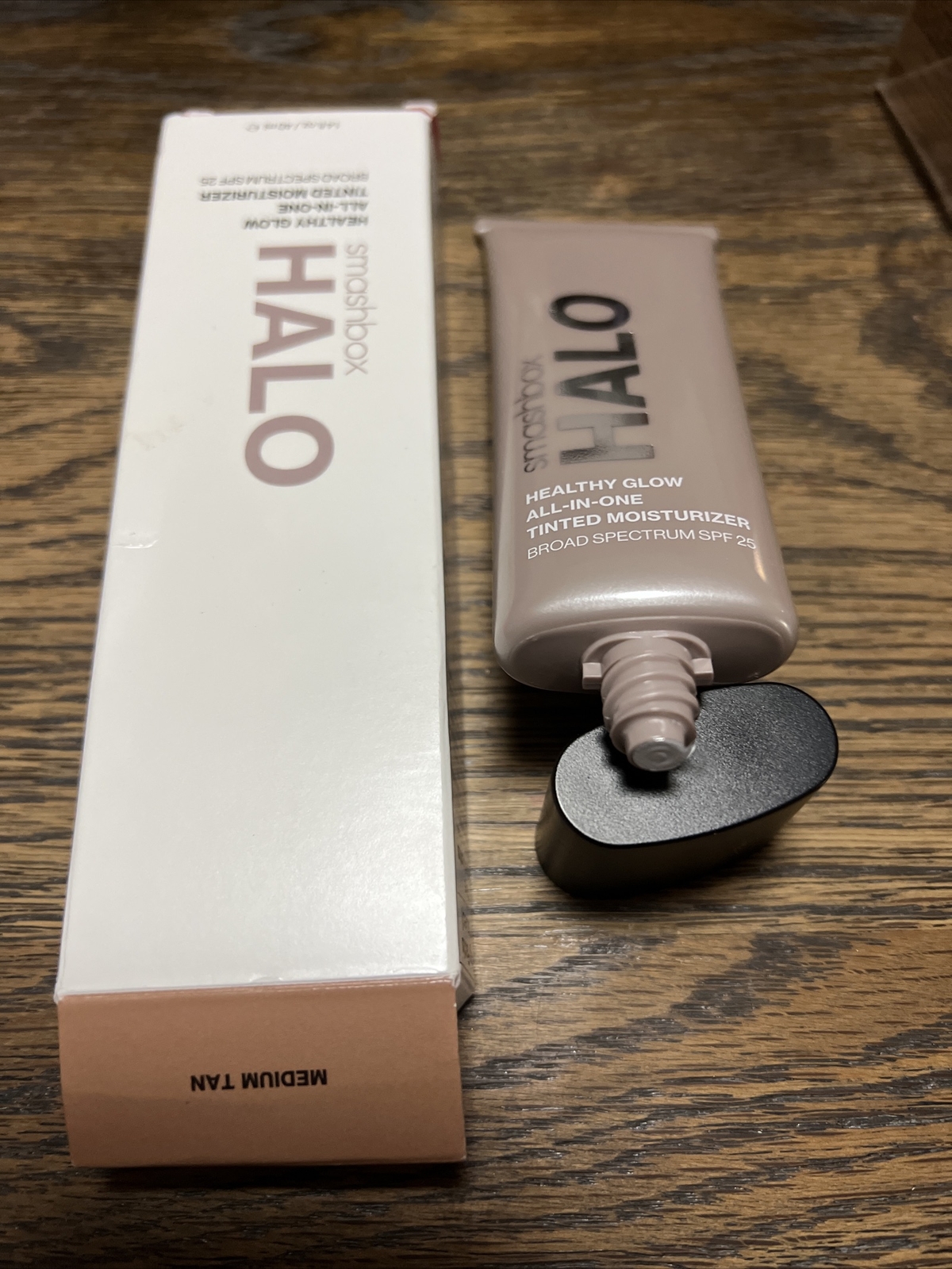 Smashbox Halo Healthy Glow AllInOne Tinted Moisturizer Medium Tan Sealed