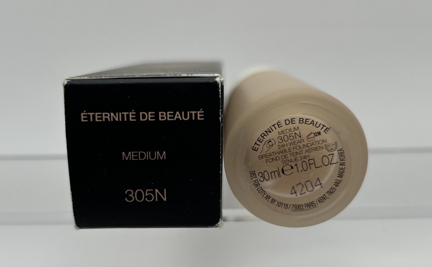 Gucci Foundation 24 Hour Full Coverage Luminous Matte Medium 305N NIB 1 oz /30ML