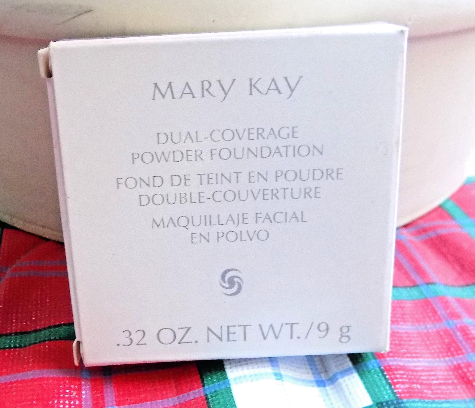 MARY KAY DUAL COVERAGE POWDER FOUNDATION IVORY 100 #8695 NIB GREY D CUP LOT OF 2