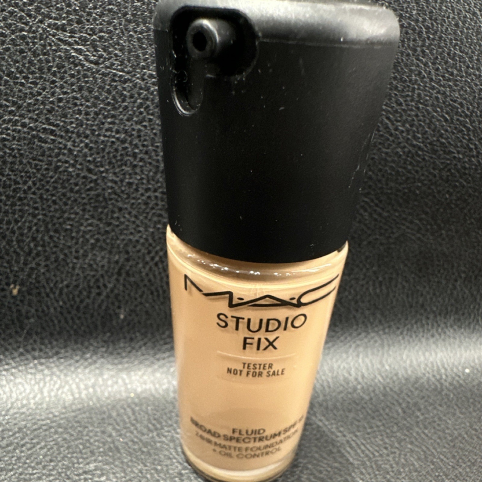M·A·C Studio Fix Fluid Foundation Matte Liquid SPF 15 C4.5 Tester