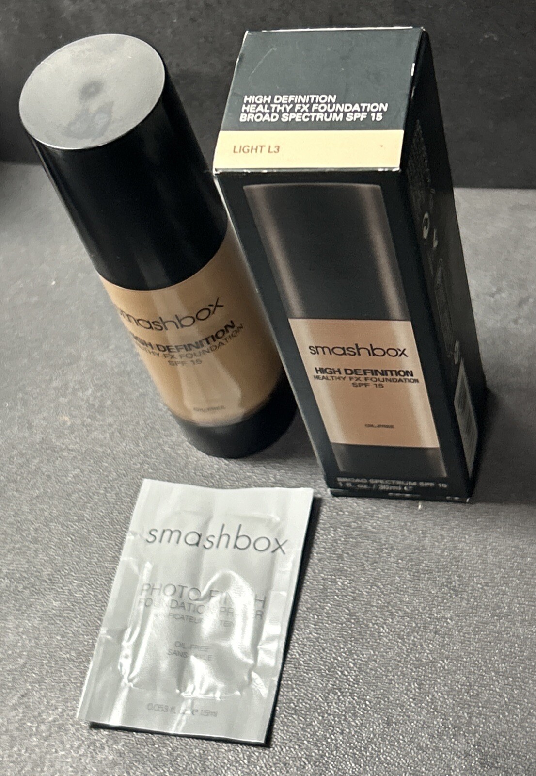 3 Smashbox High Definition Fx Foundation SPF 15 Oil-Free Light L3 & Primer