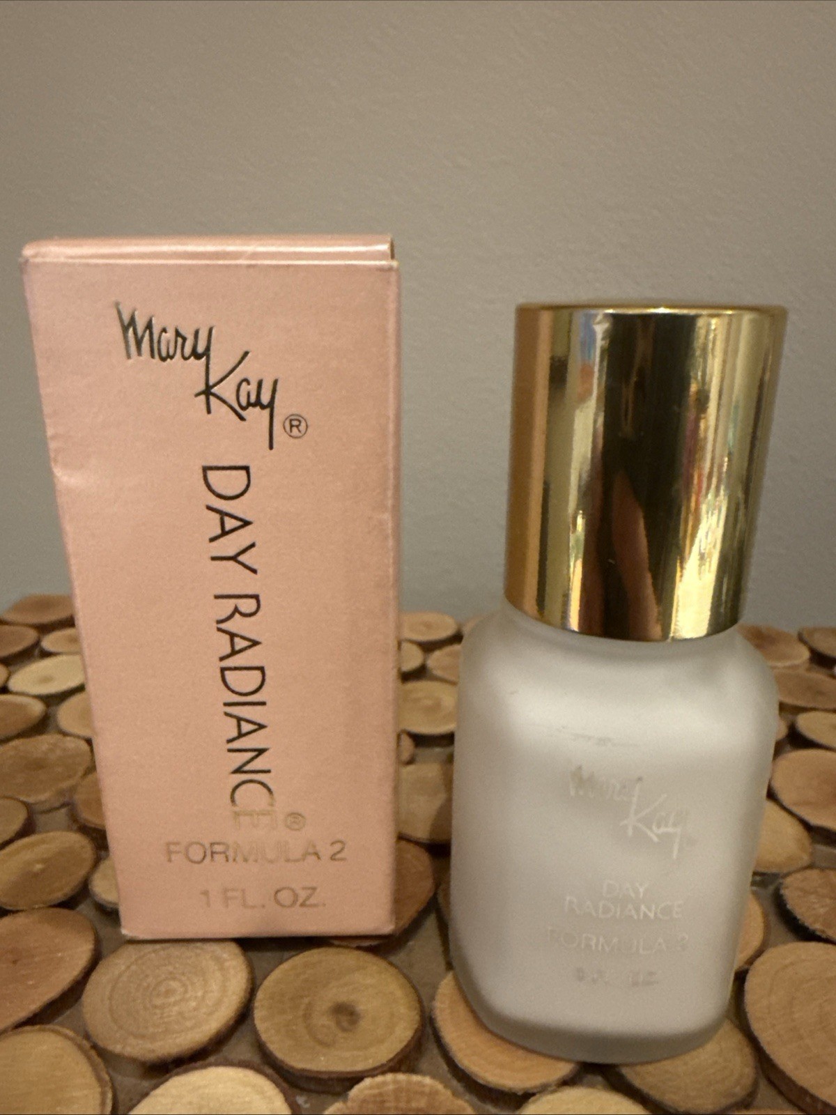 Mary Kay Day Radiance Formula 2 Foundation 0224 White 1oz NOS