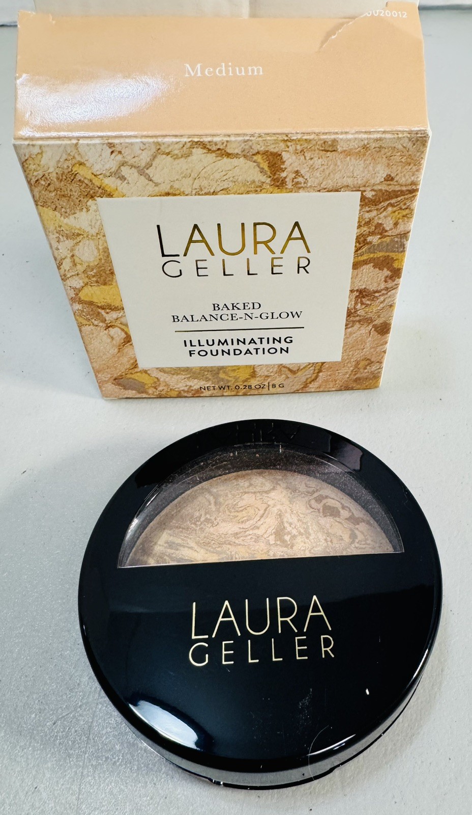 Laura Geller MEDIUM Baked Balance-N-Glow Illuminating Foundation NIB