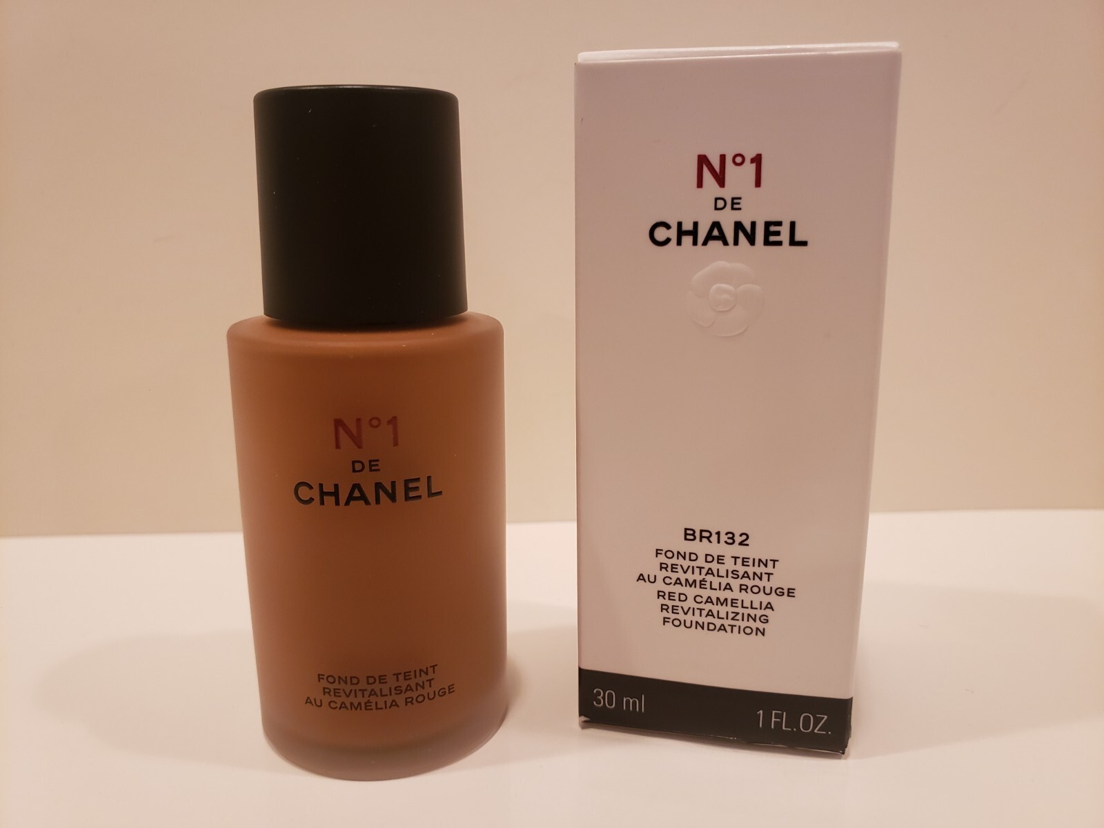 Chanel ~ NO#1 Fond De Teint ~ Red Camellia Revitalizing Foundation~BR132~ NIB