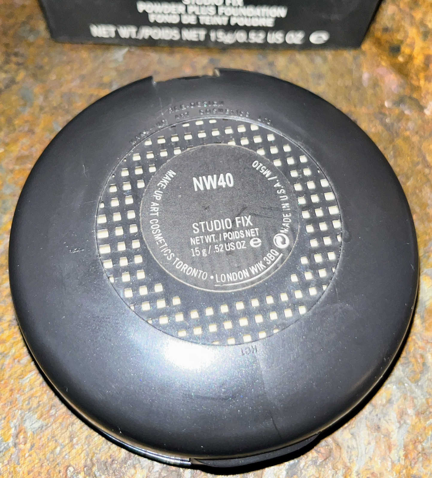 New In Box MAC Studio Fix Pressed Powder Plus Foundation 15g .52Oz NW40
