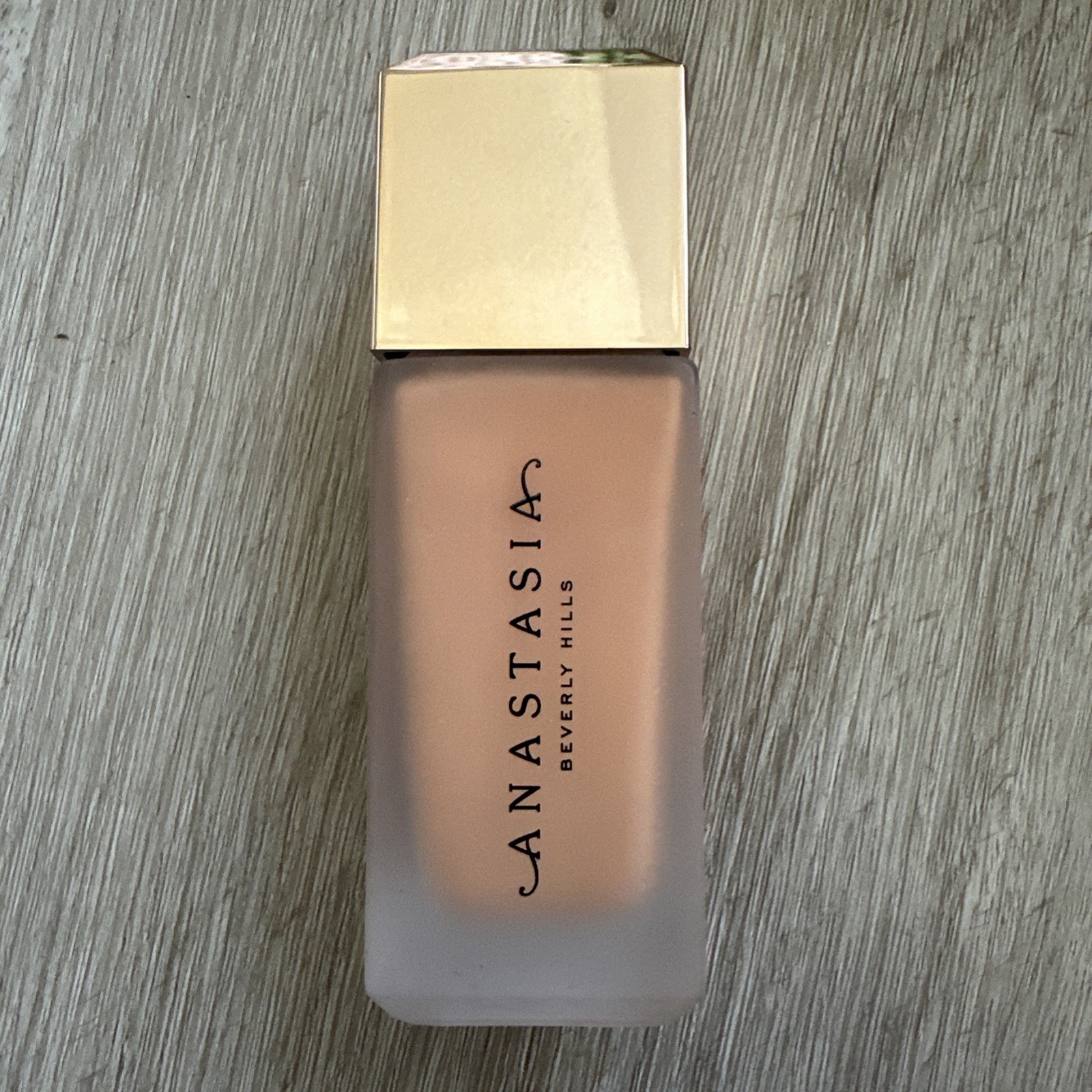Anastasia Beverly Hills Impeccable Matte Liquid Foundation Medium 4WP 1.18 fl oz