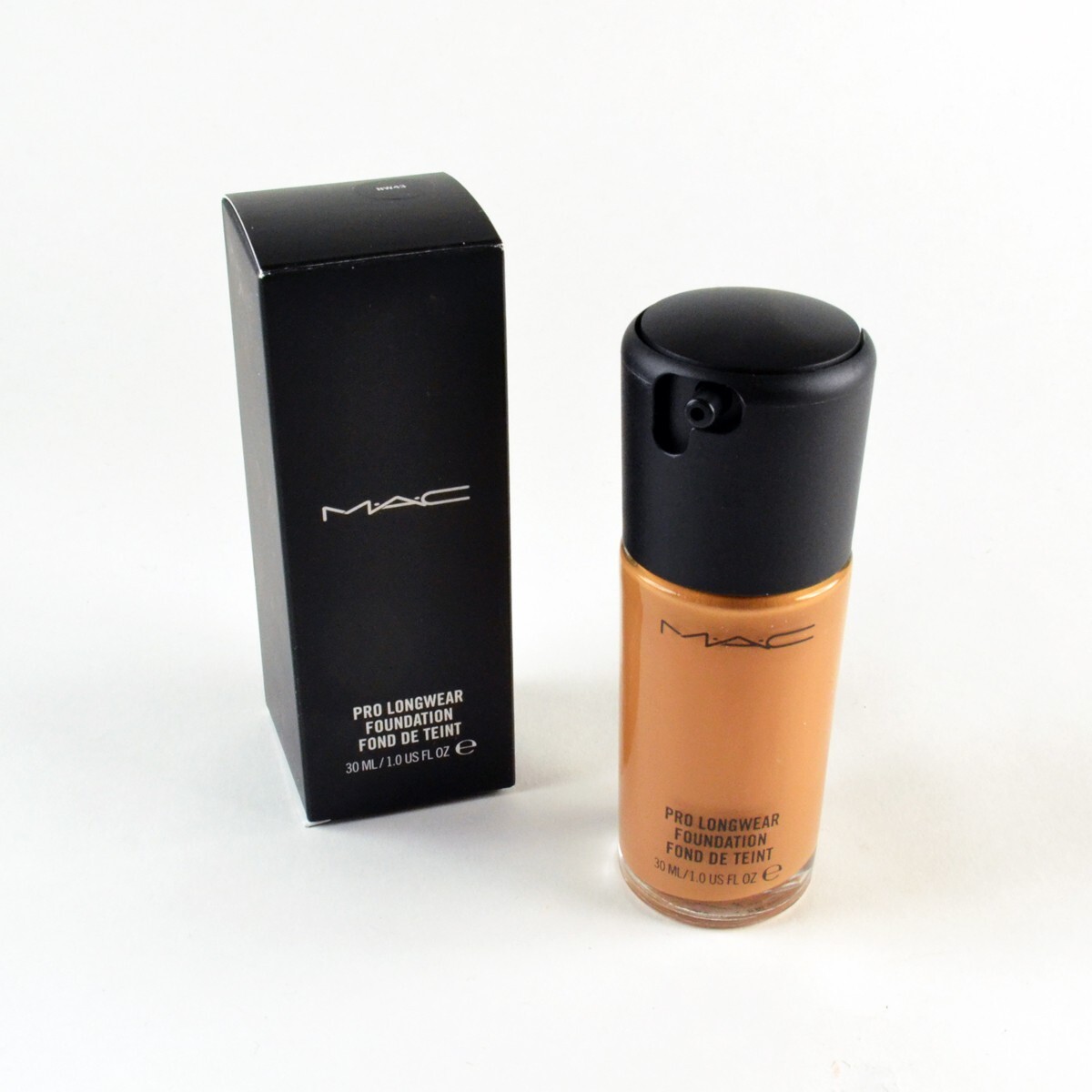Mac Pro Longwear Foundation NW43 – Size 30mL / 1.0 Oz.