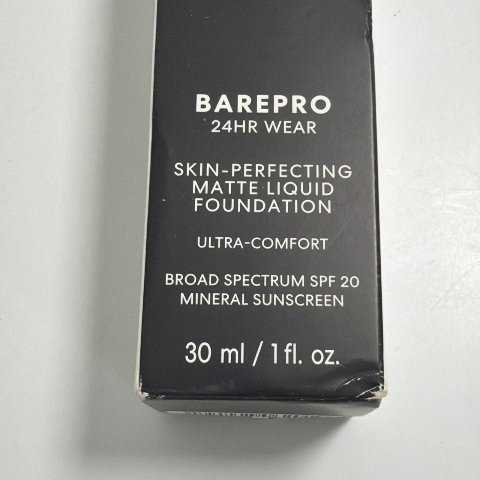 bareMinerals BAREPRO Skin-Perfecting Matte Liquid Foundation Fair 17 Neutral NIB