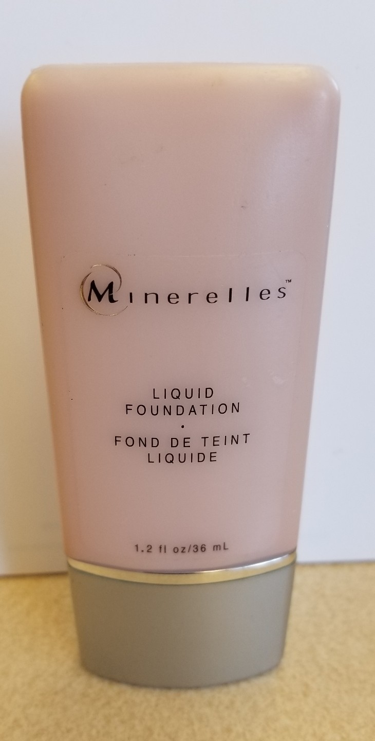 Minerelles Liquid Foundation 1.2 fl.oz./36ml. Color: 20/Blush Light/Cool