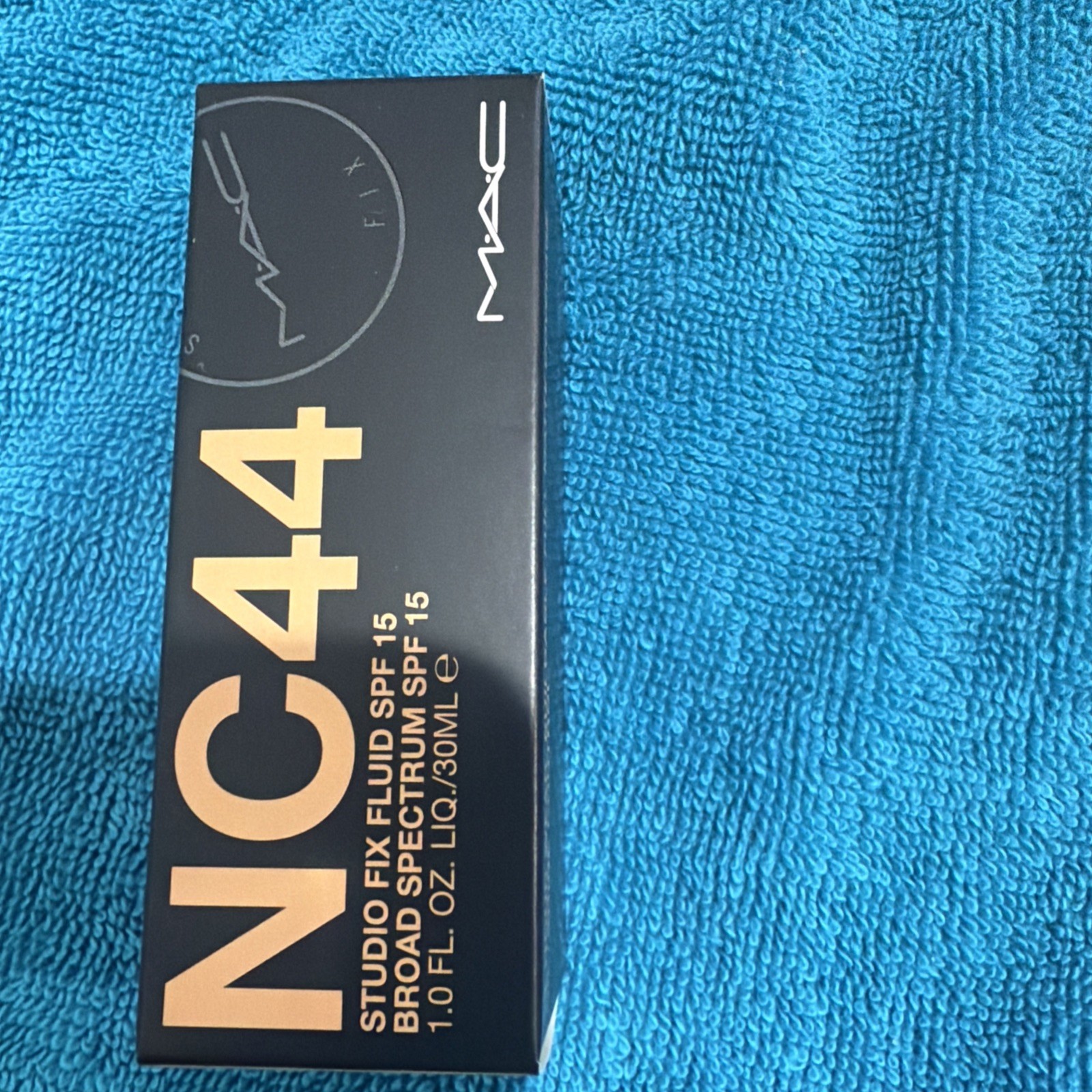 Mac Studio Fix Fluid Foundation SPF15 NC44 – Full Size 30mL / 1.0 Oz. New