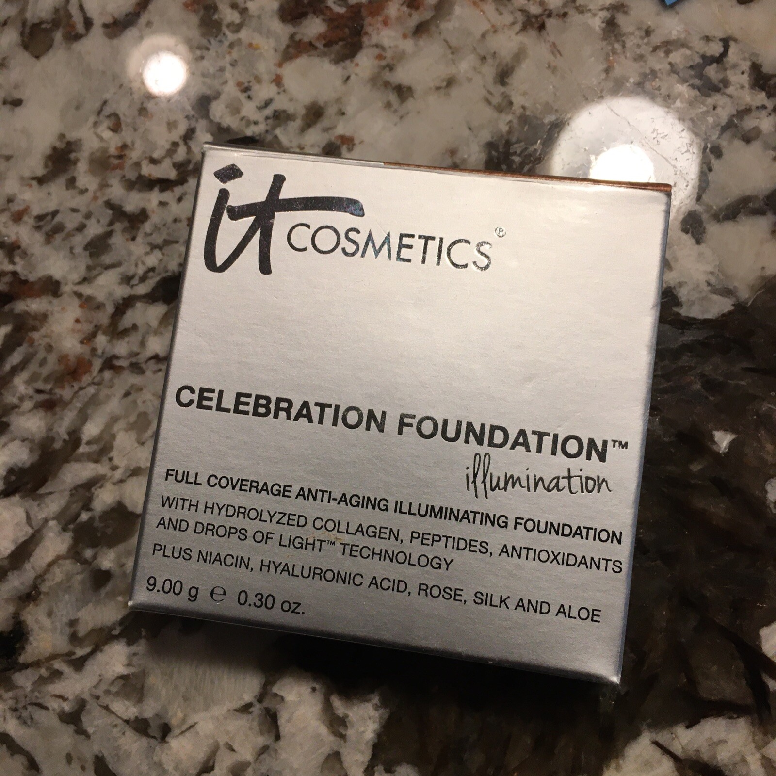 IT COSMETICS CELEBRATION FOUNDATION ILLUMINATION POWDER FOUNDATION RICH 0.30 OZ