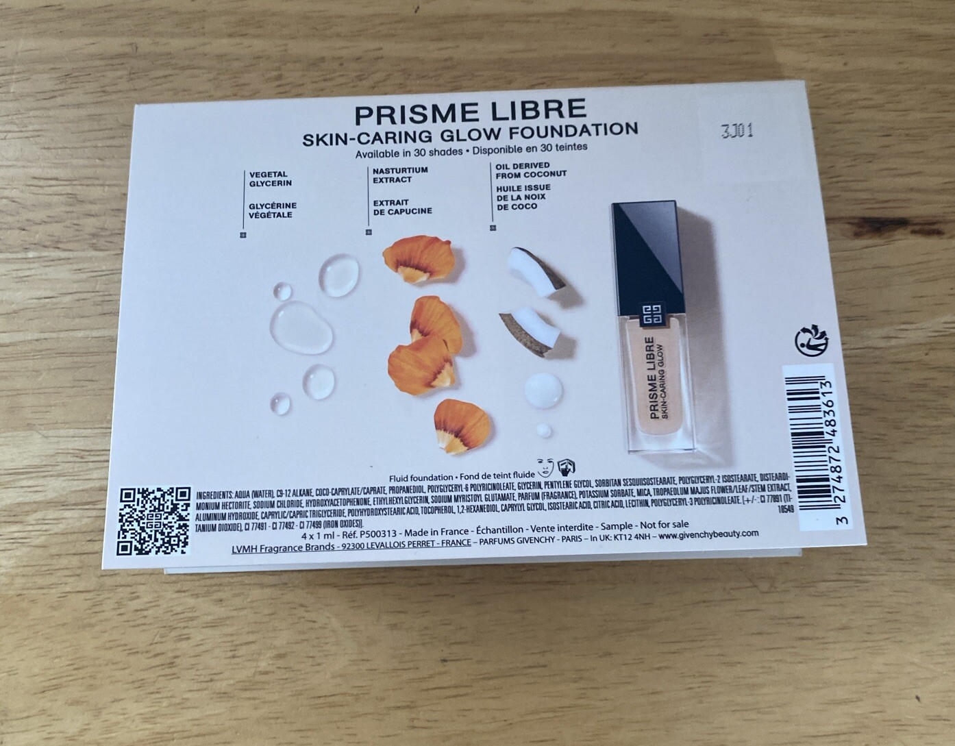Givenchy Prisme Libre Skin-Caring Glow 24 Hydration Sheer To Light Natural
