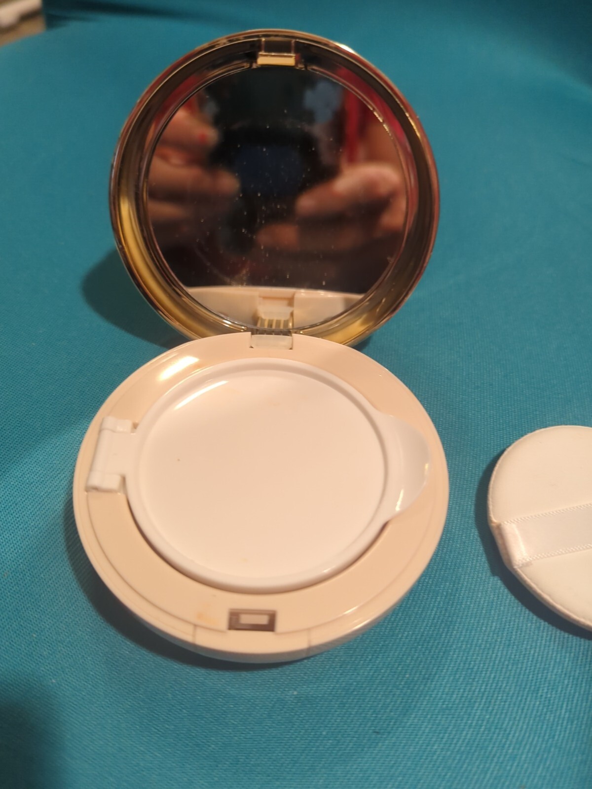 Vintage Compact Sponge Puff Mirror Portable White Round Powder Never Used