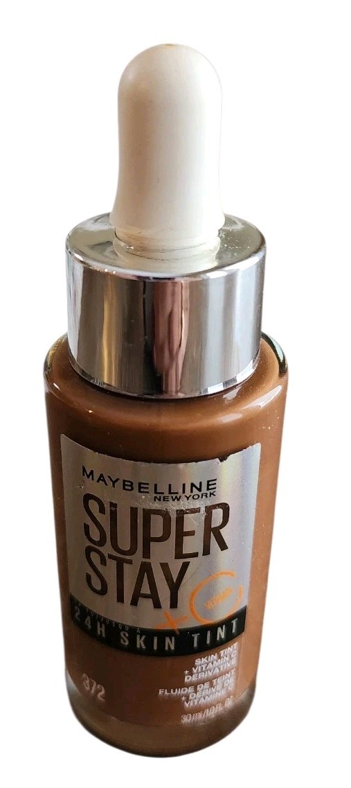 Maybelline Super Stay Super Stay Up to 24HR Skin Tint with Vitamin C #372