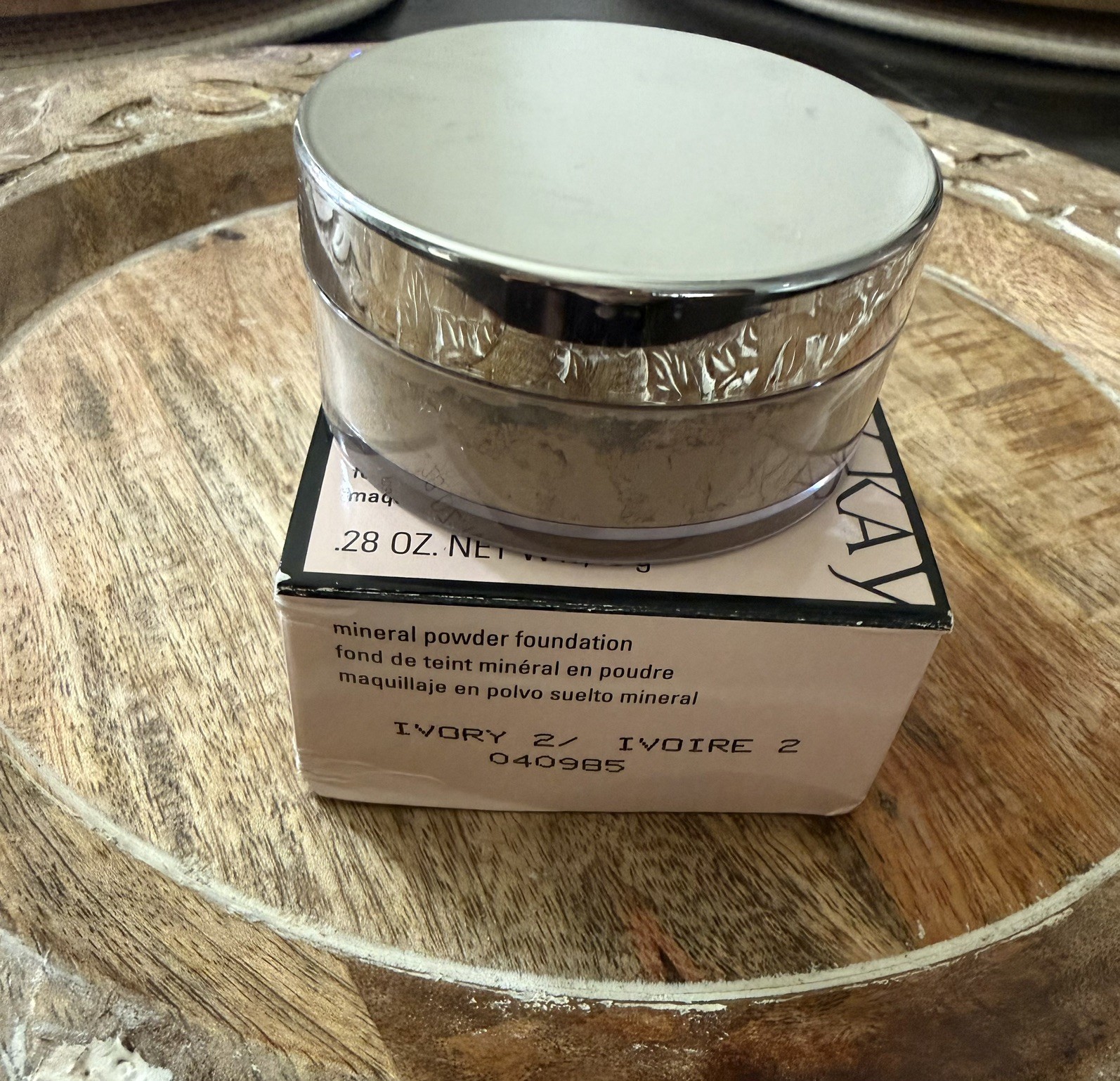 Mary Kay Mineral Powder Foundation IVORY 2 NIB