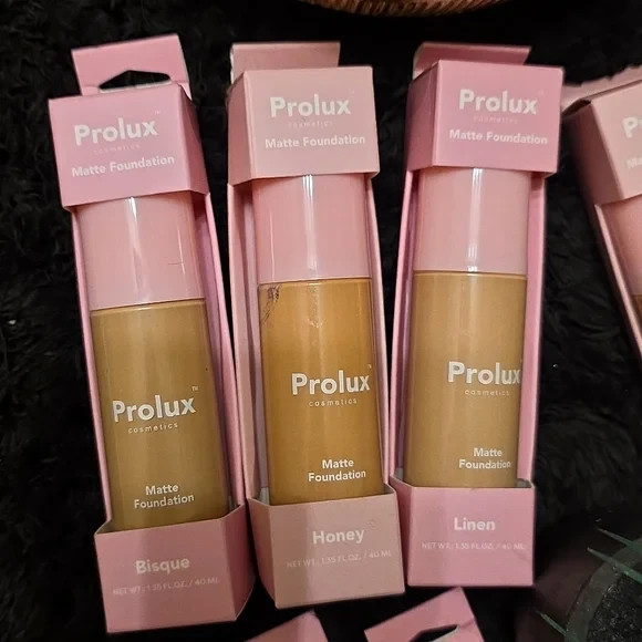 Viral PROLUX Cosmetics Matte Foundation