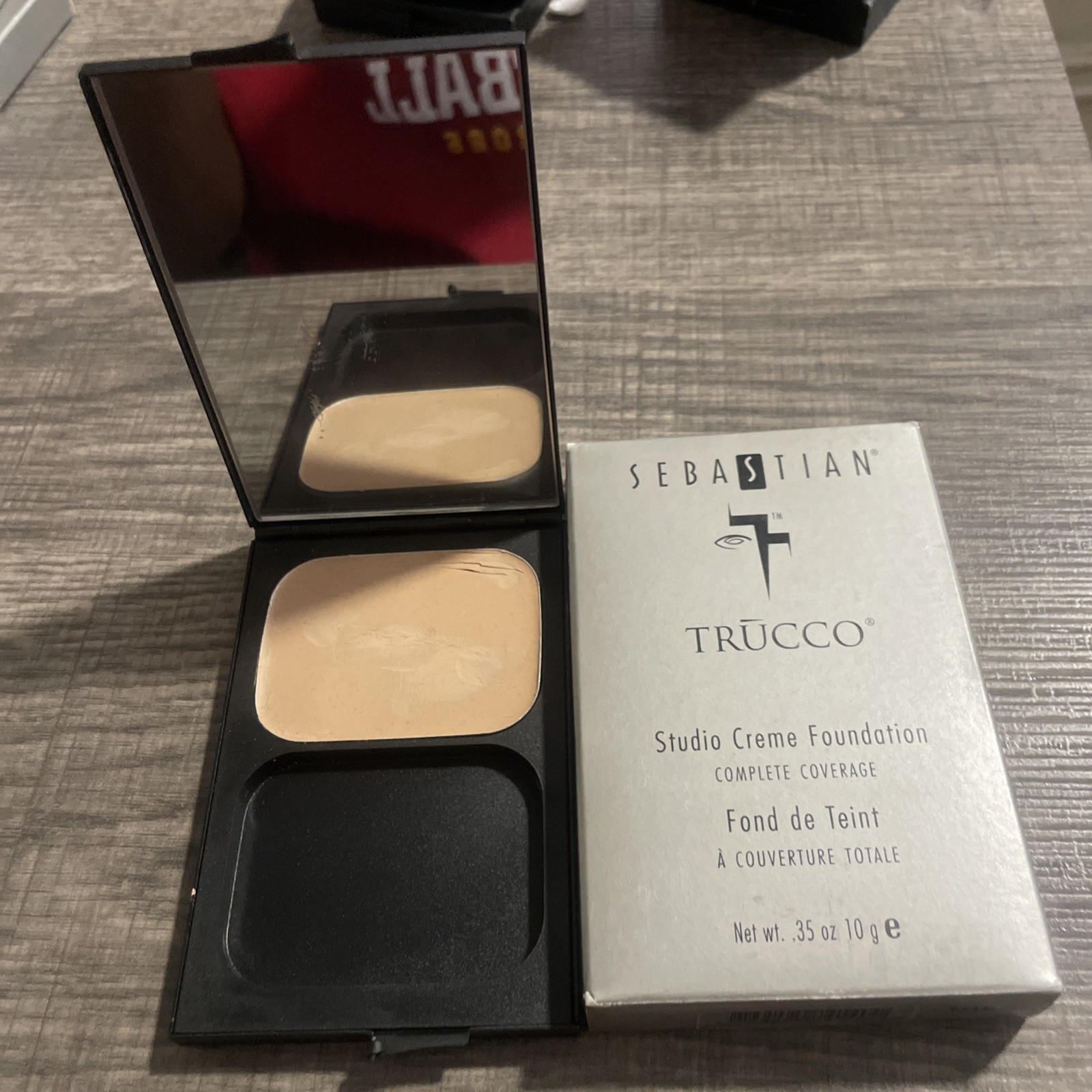 Sebastian Trucco Studio Creme Powder Foundation LIGHT* Smudge Mark*