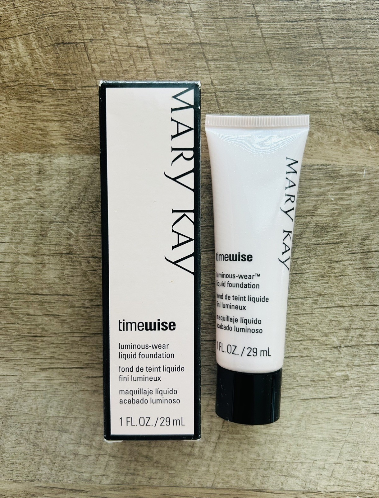 Mary Kay TimeWise Luminous-Wear Liquid Foundation Ivory 4 Normal To Dry Skin 1oz