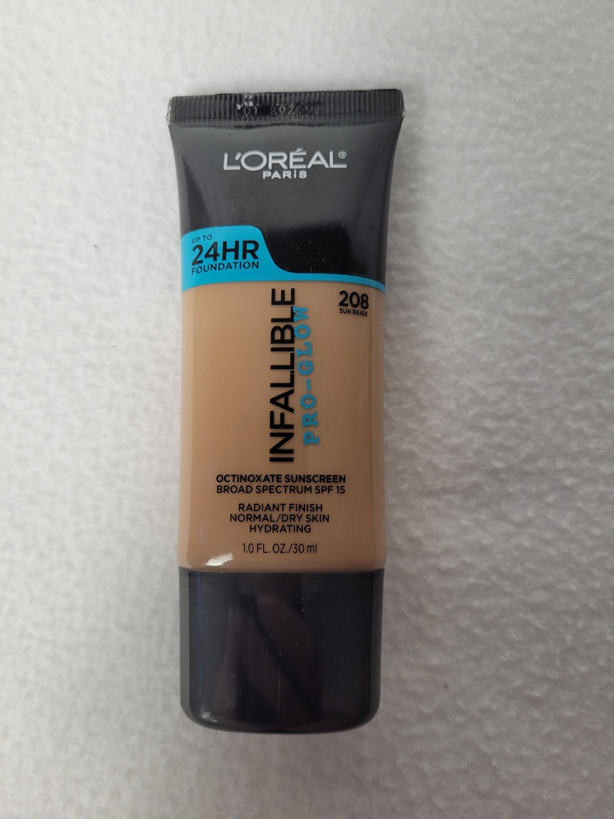 L’Oreal Paris Makeup Infallible 24HR Pro-Glow Foundation, Sun Beige 208 04/2027