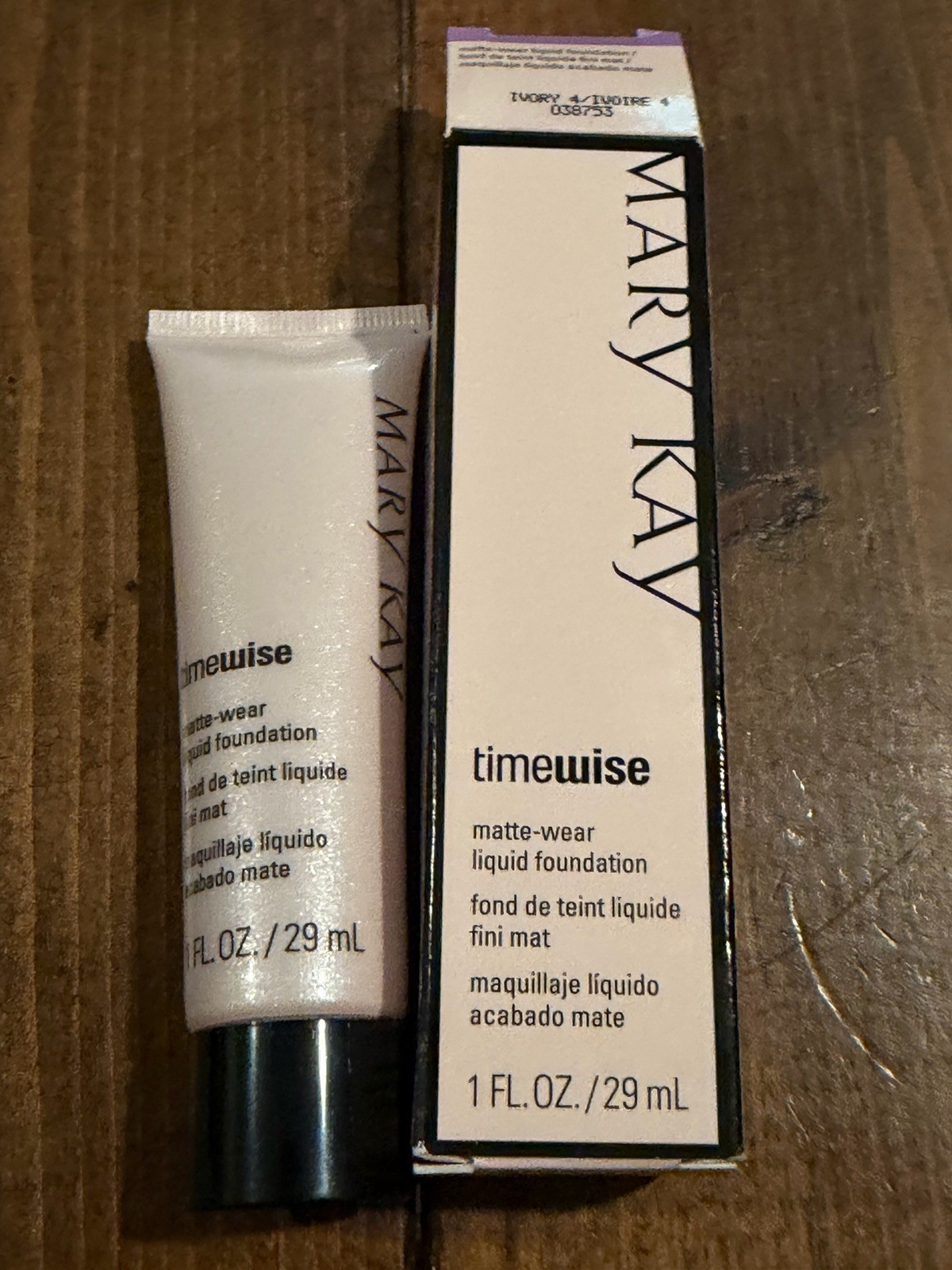 Mary Kay TimeWise Matte Wear Ivory 4 Liquid Foundation 1 oz NOS 038753