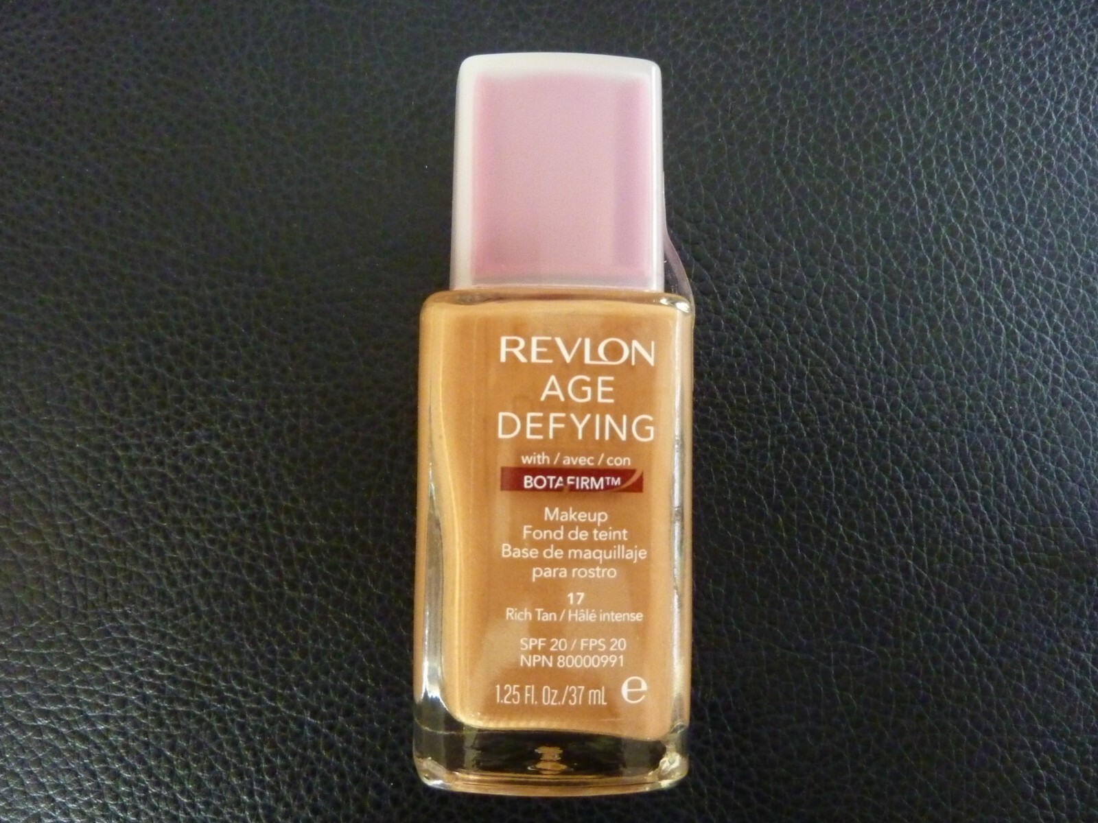 Revlon Age Defying Makeup / Foundation – RICH TAN #17- All Skin – Read Descrip