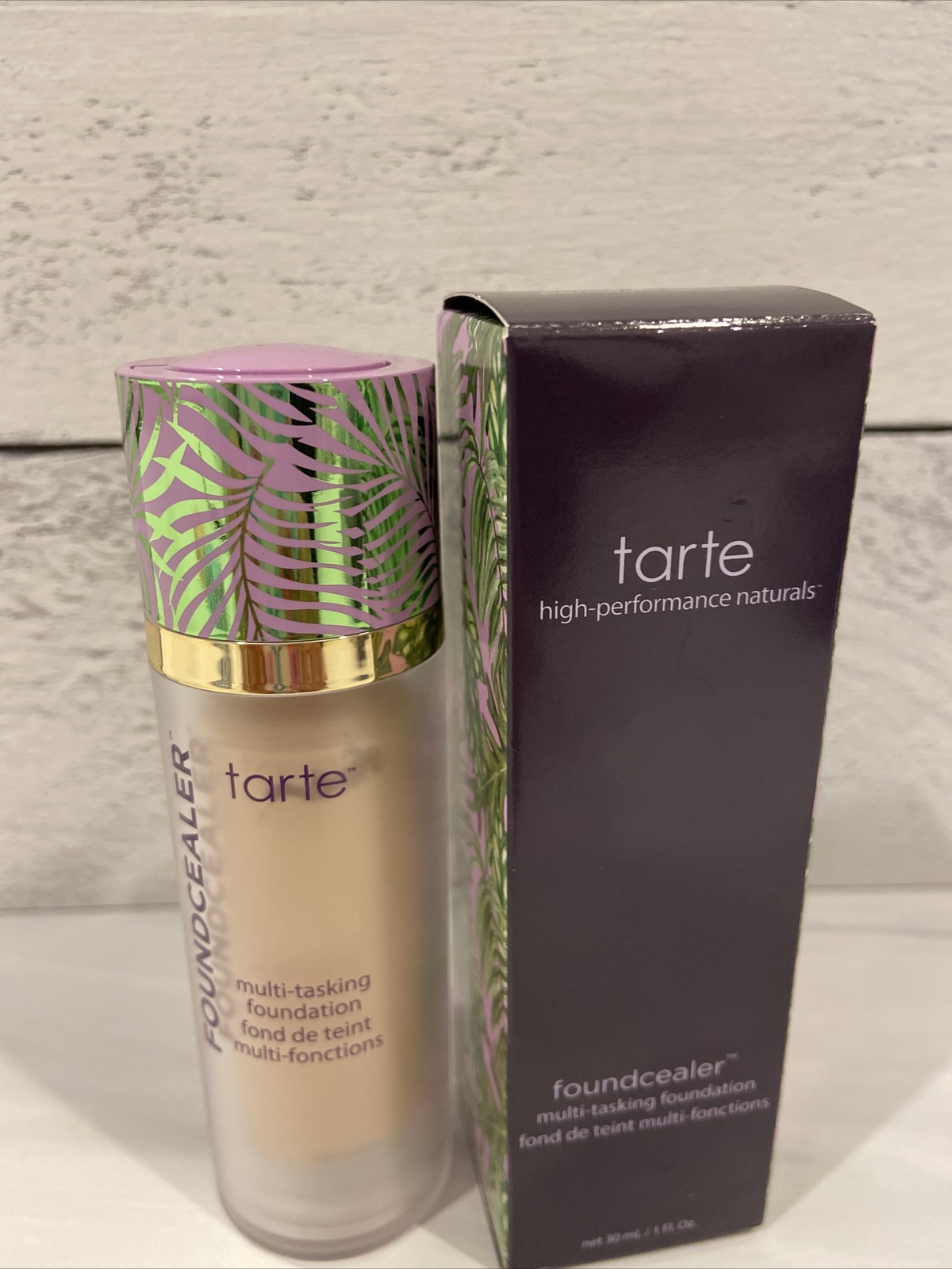Tarte foundcealer Multi Tasking Foundation 1fl Oz NIB 8 B Porcelain Beige