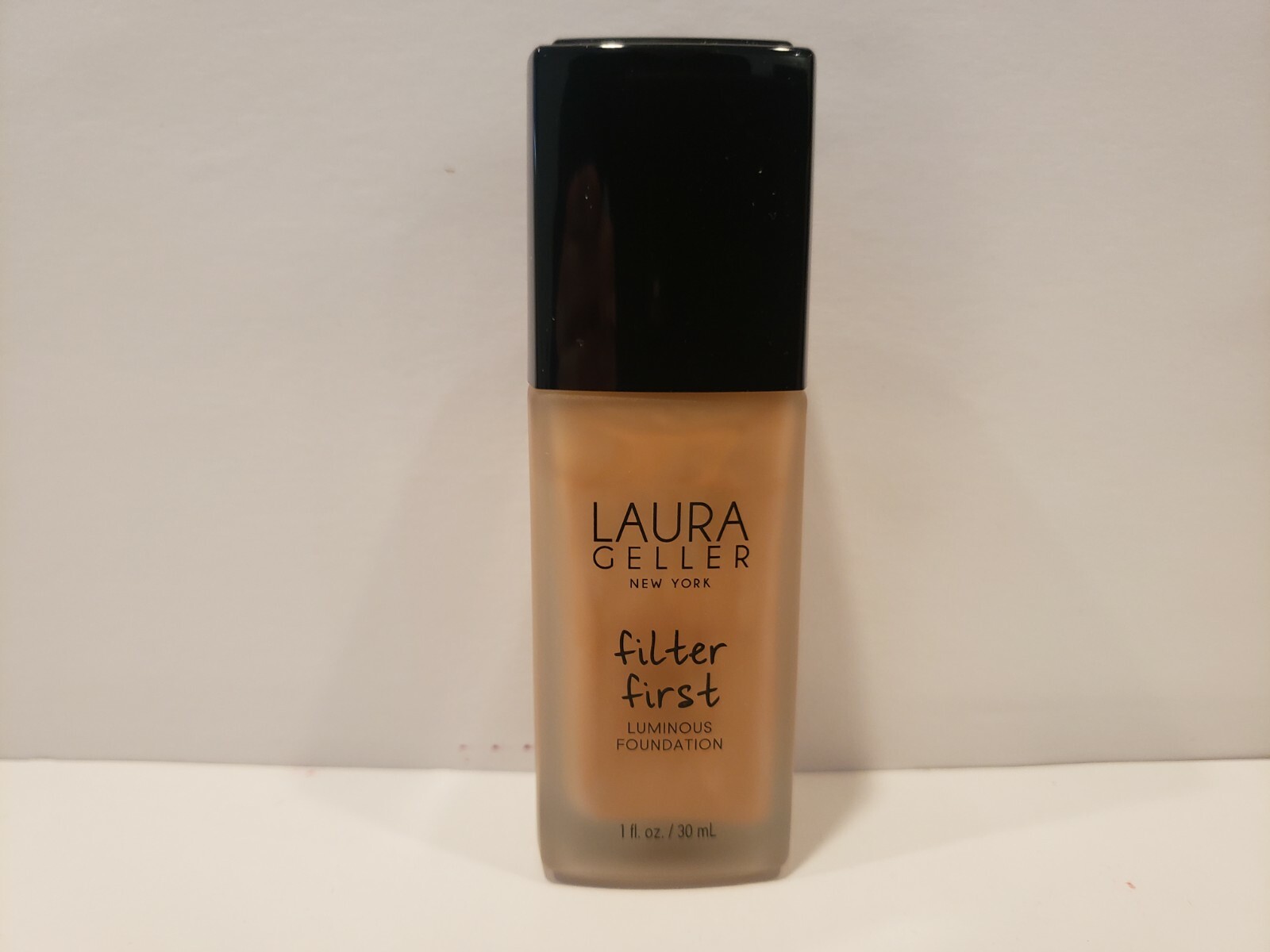 Laura Geller- Filter First Luminous Foundation – Fawn – 1 Fl Oz