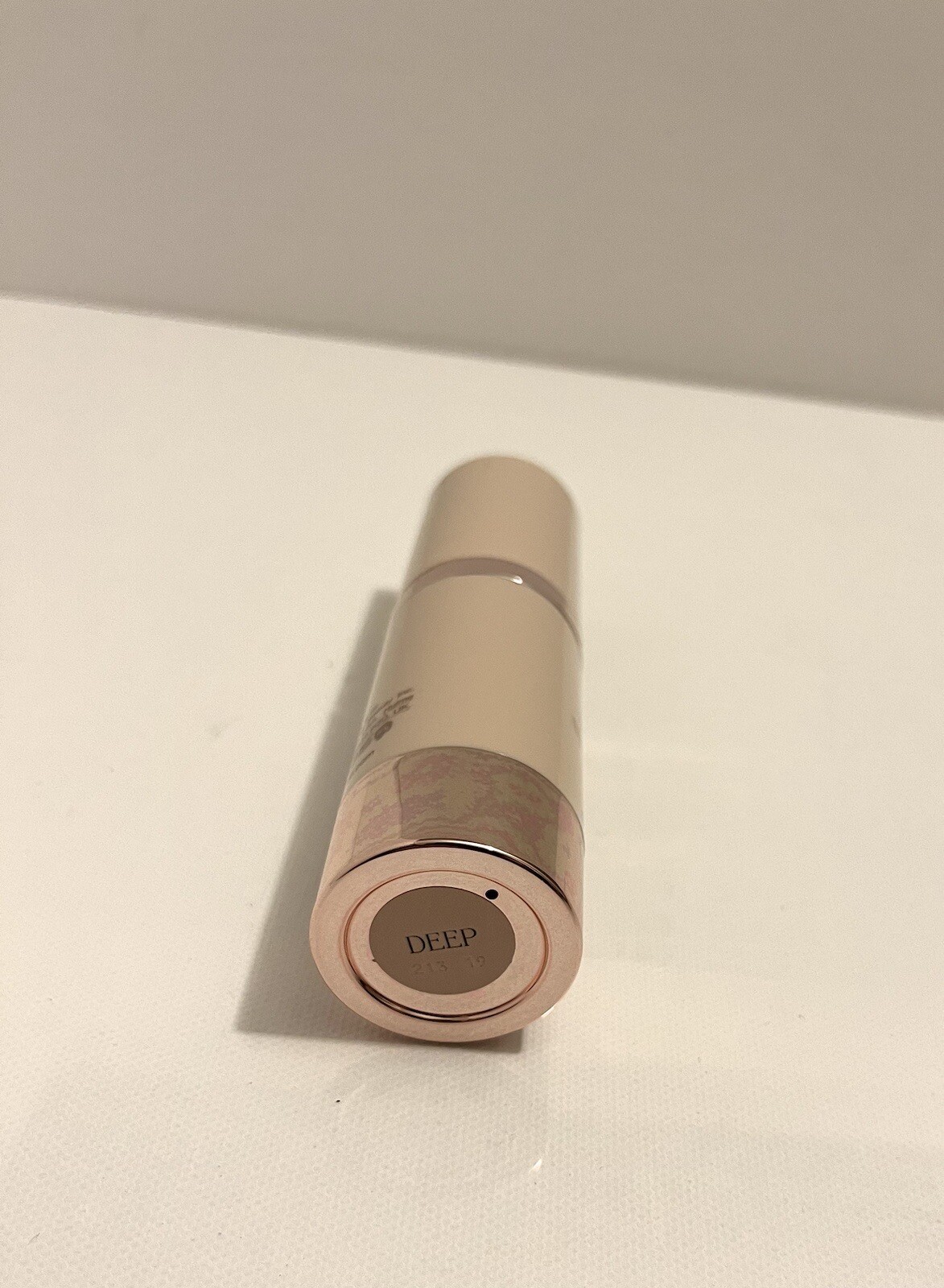 DOLL 10 HYDRALUX SMOOTHING FOUNDATION IN SHADE DEEP BRAND NEW