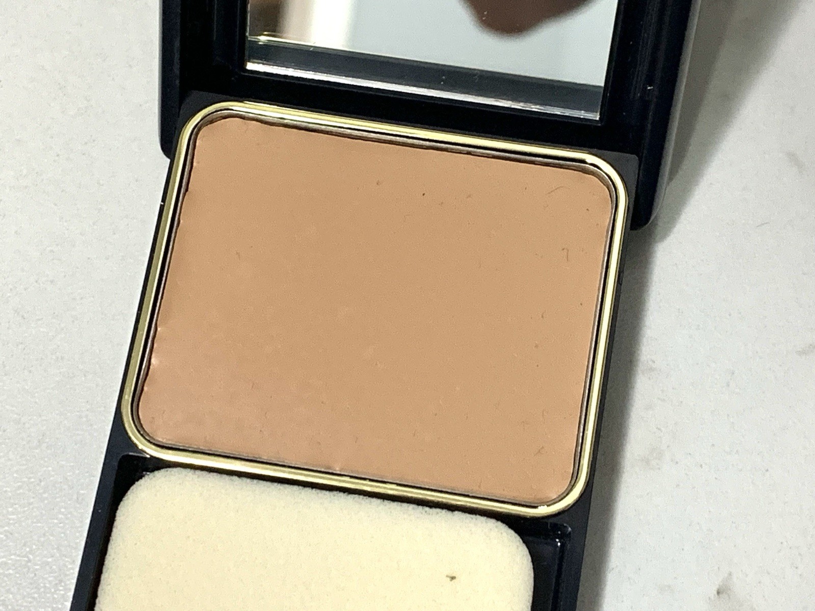 MAX FACTOR Silk Perfection 8 Cool Bronze Liquid to Powder Makeup Foundation (QQ4