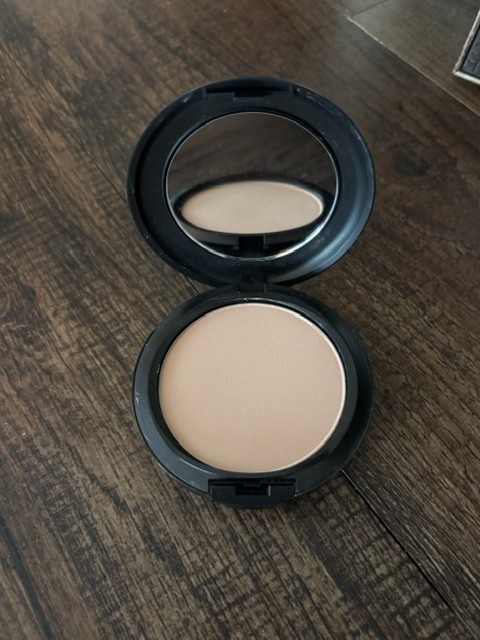 NIB M·A·C Studio Fix Powder Plus Foundation N4 0.52 oz Original Formula Oil Free
