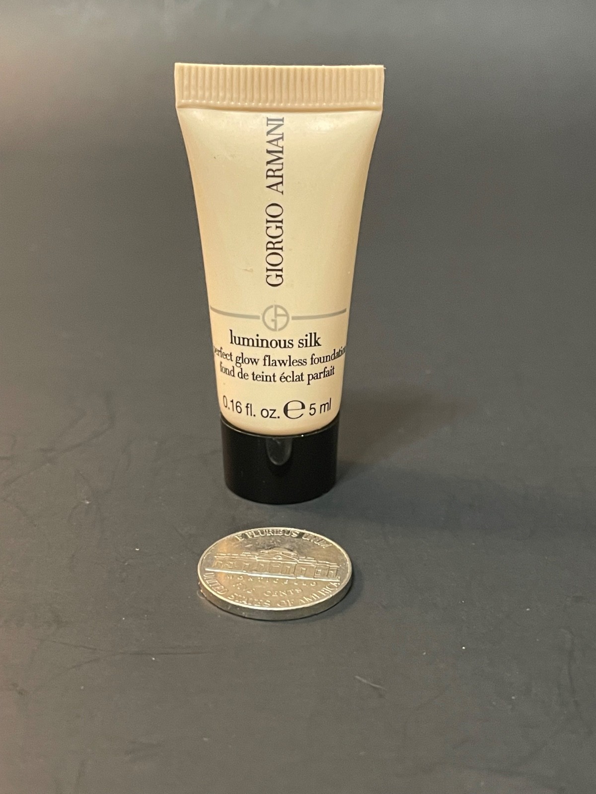 GIORGIO ARMANI “LUMINOUS SILK” FOUNDATION / COLOR #9
