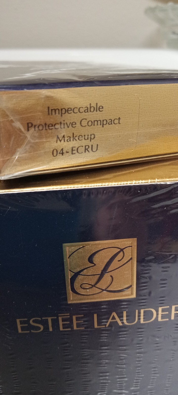 ESTEE LAUDER IMPECCABLE PROTECTIVE COMPACT MAKEUP SPF20 04-ECRU
