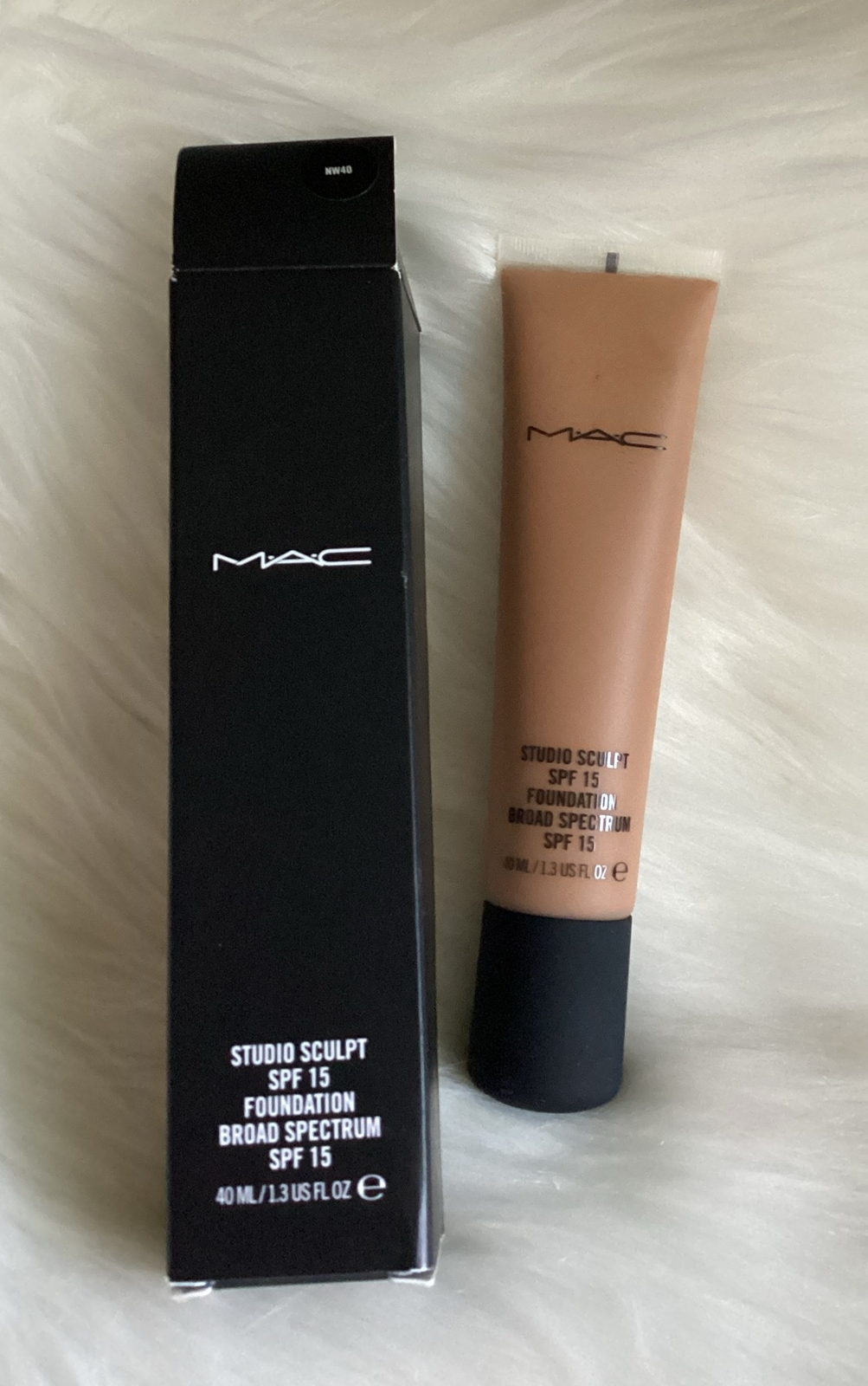 MAC STUDIO SCULPT FOUNDATION SPF15 ~ NW40 ~ 40ml/1.3oz Full Size NIB
