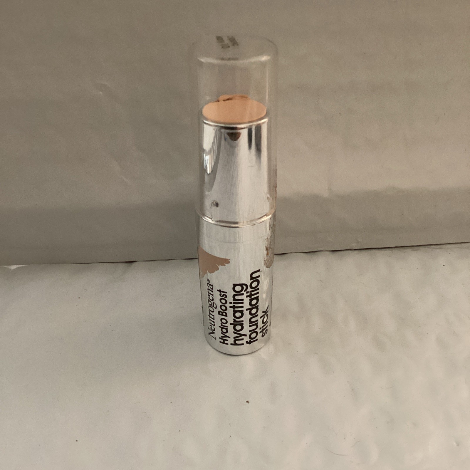 Neutrogena Hydro Boost Hydrating Foundation Stick #10 Classic Ivory