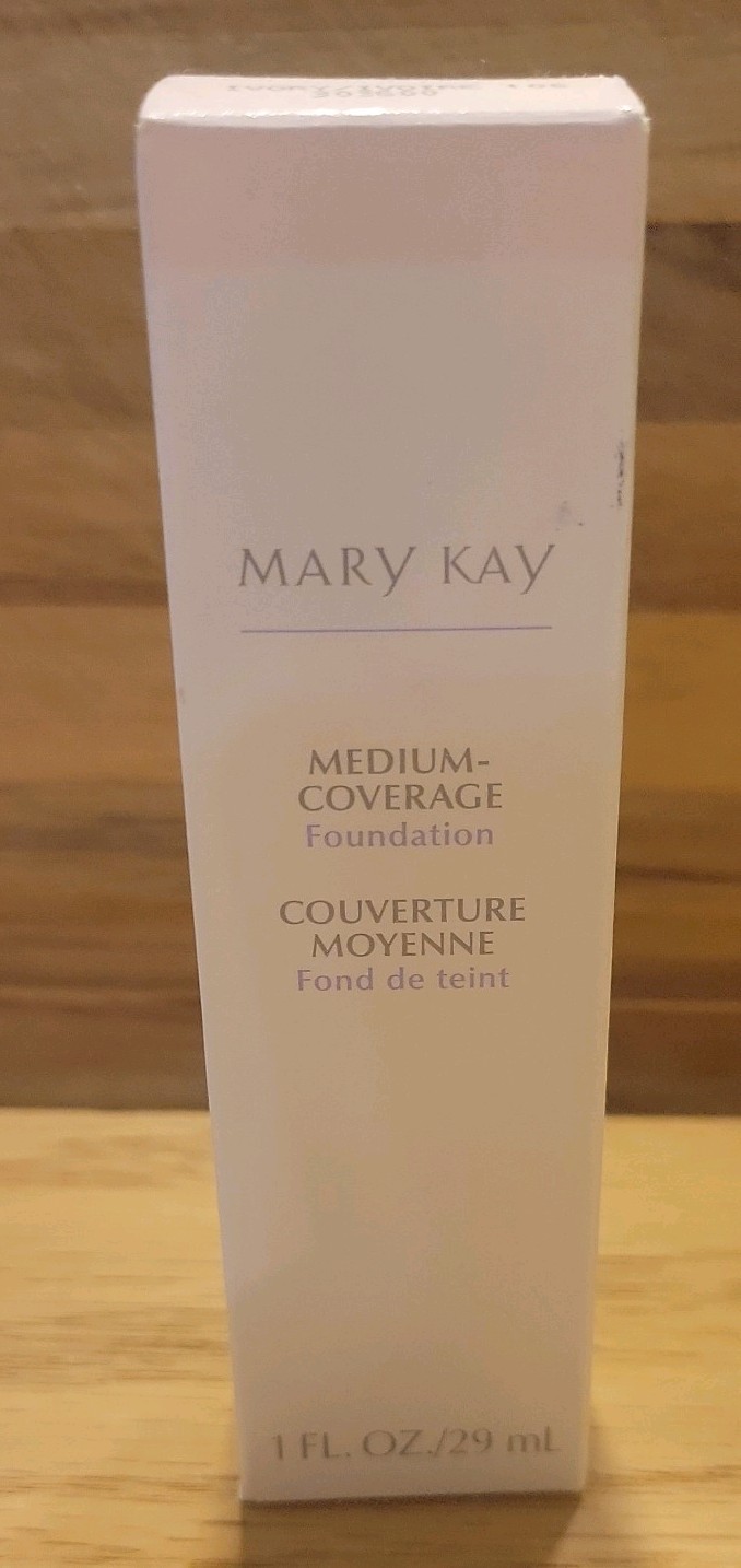 Mary Kay Medium-Coverage Foundation Ivory 105 303600