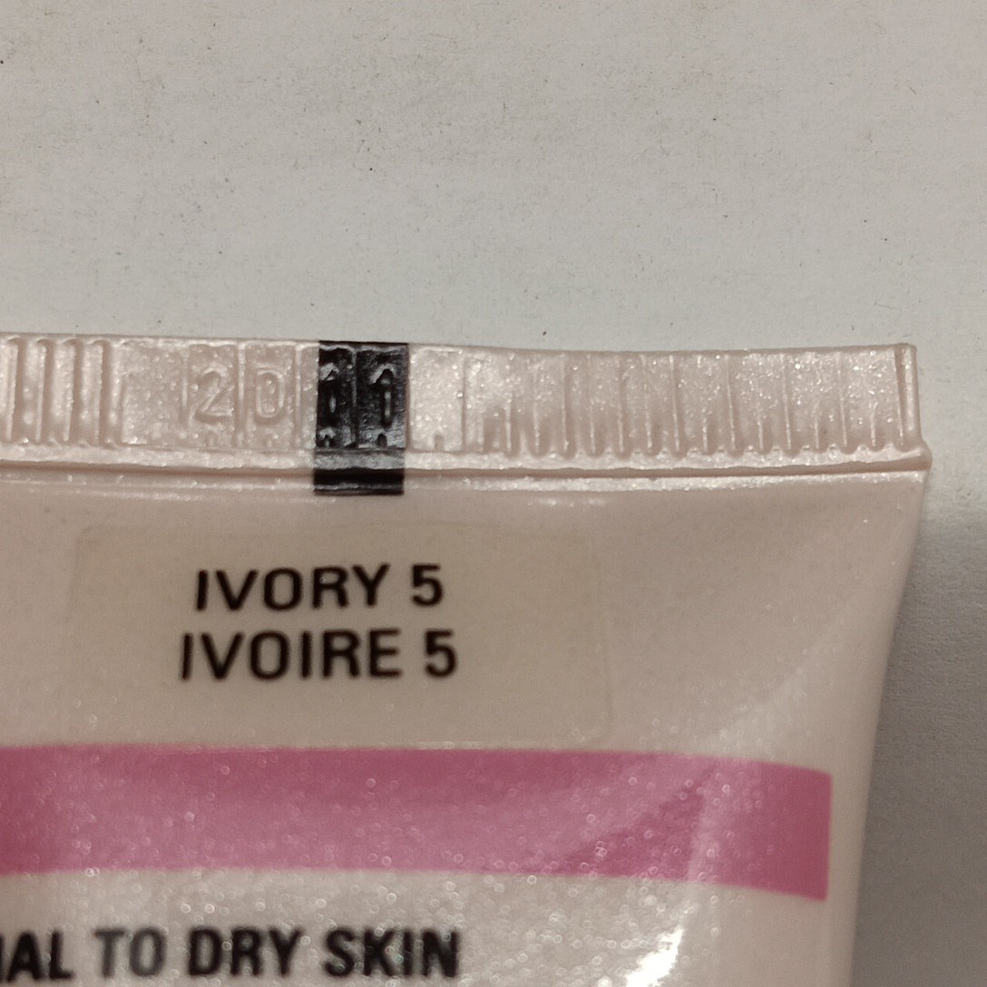 Mary Kay Timewise Luminous Wear Liquid Foundation Ivory 5 038701