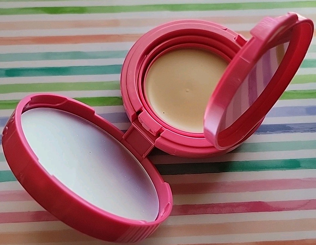 Peptide Bounce Foundation W/mirror Compact And Applicator Sponge