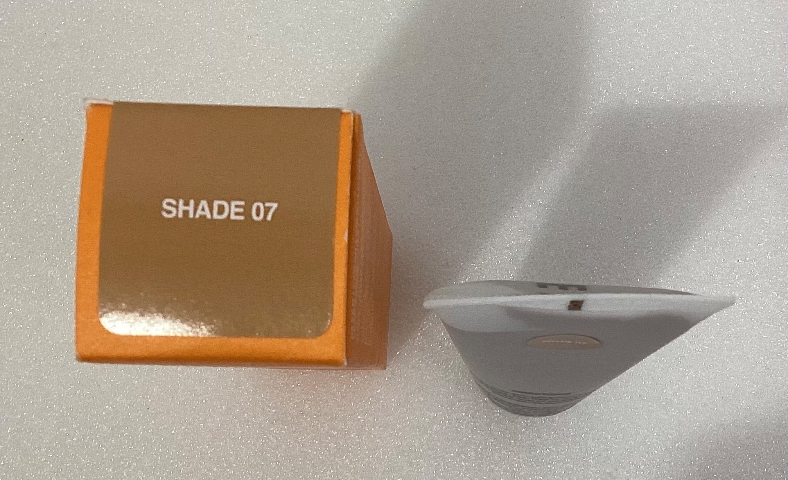 Live Tinted Shade 07 Skin Tint Hueguard Tint SPF 50 1.35 Fl.oz. / 40 ml