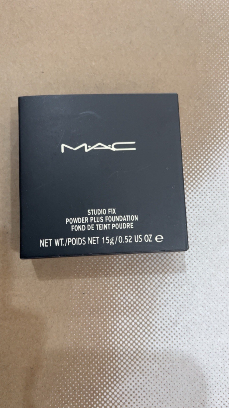 Mac NC37 Studio Fix Powder Plus Foundation medium neutral golden undertones