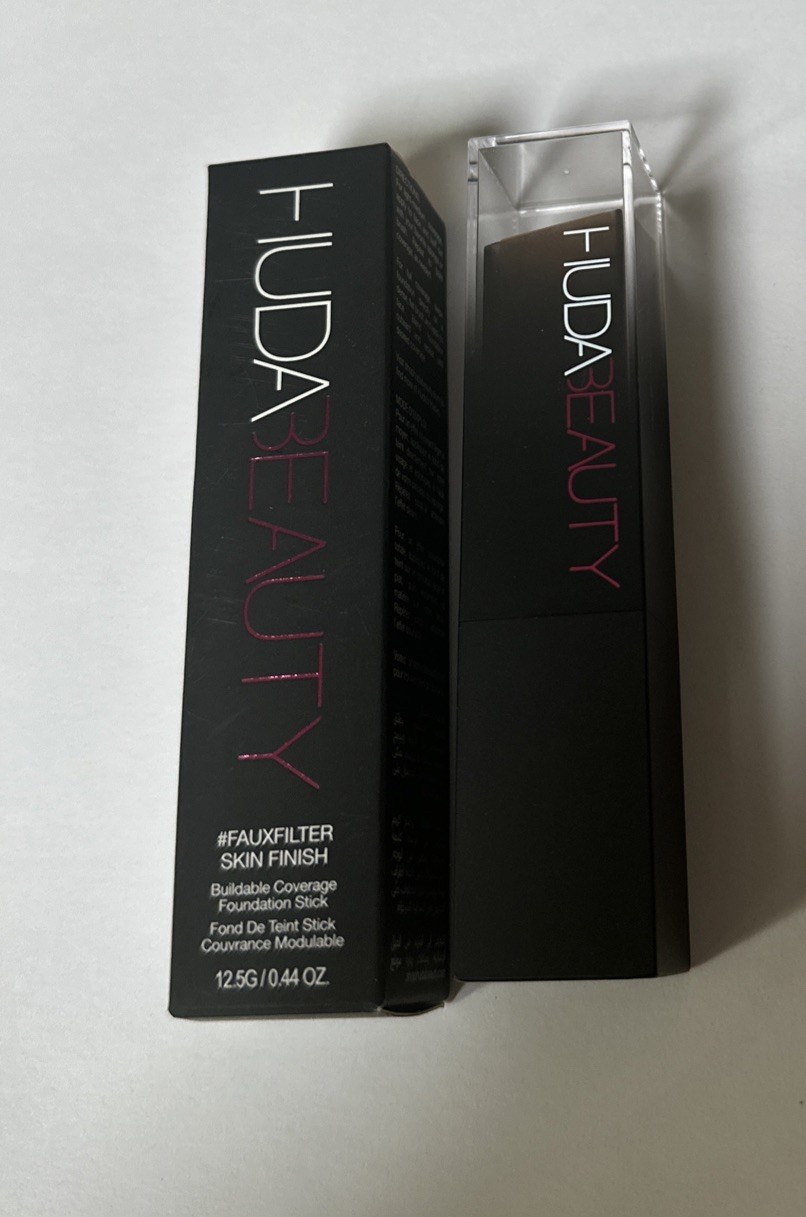 New Huda Beauty Fauxfilter Skin Finish Foundation Stick Milkshake 100B