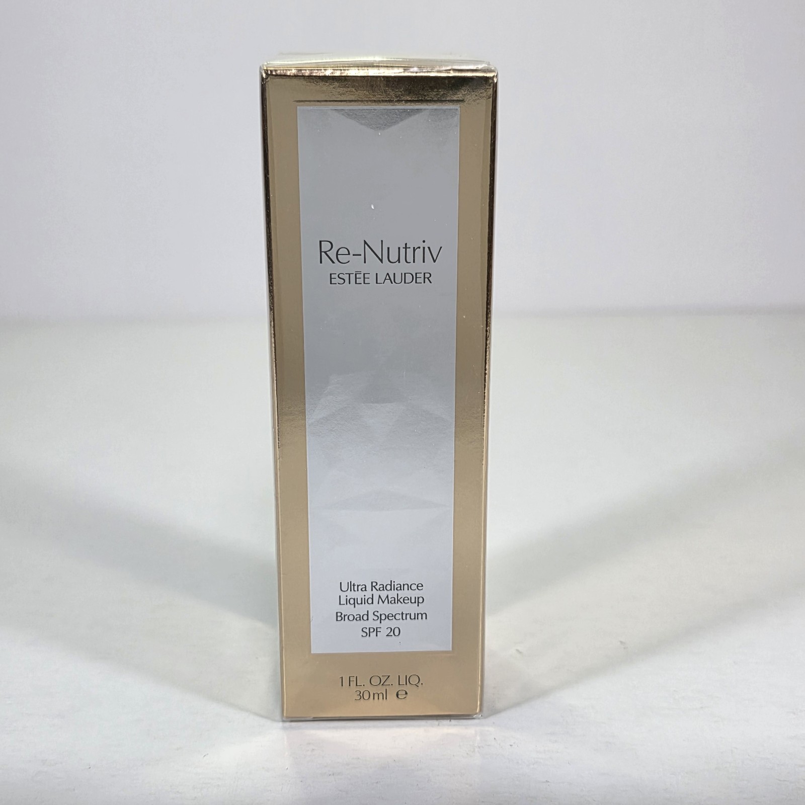Estee Lauder Re-Nutriv Ultra Radiance Liquid Makeup SPF20 1oz 1C0 Cool Porcelain