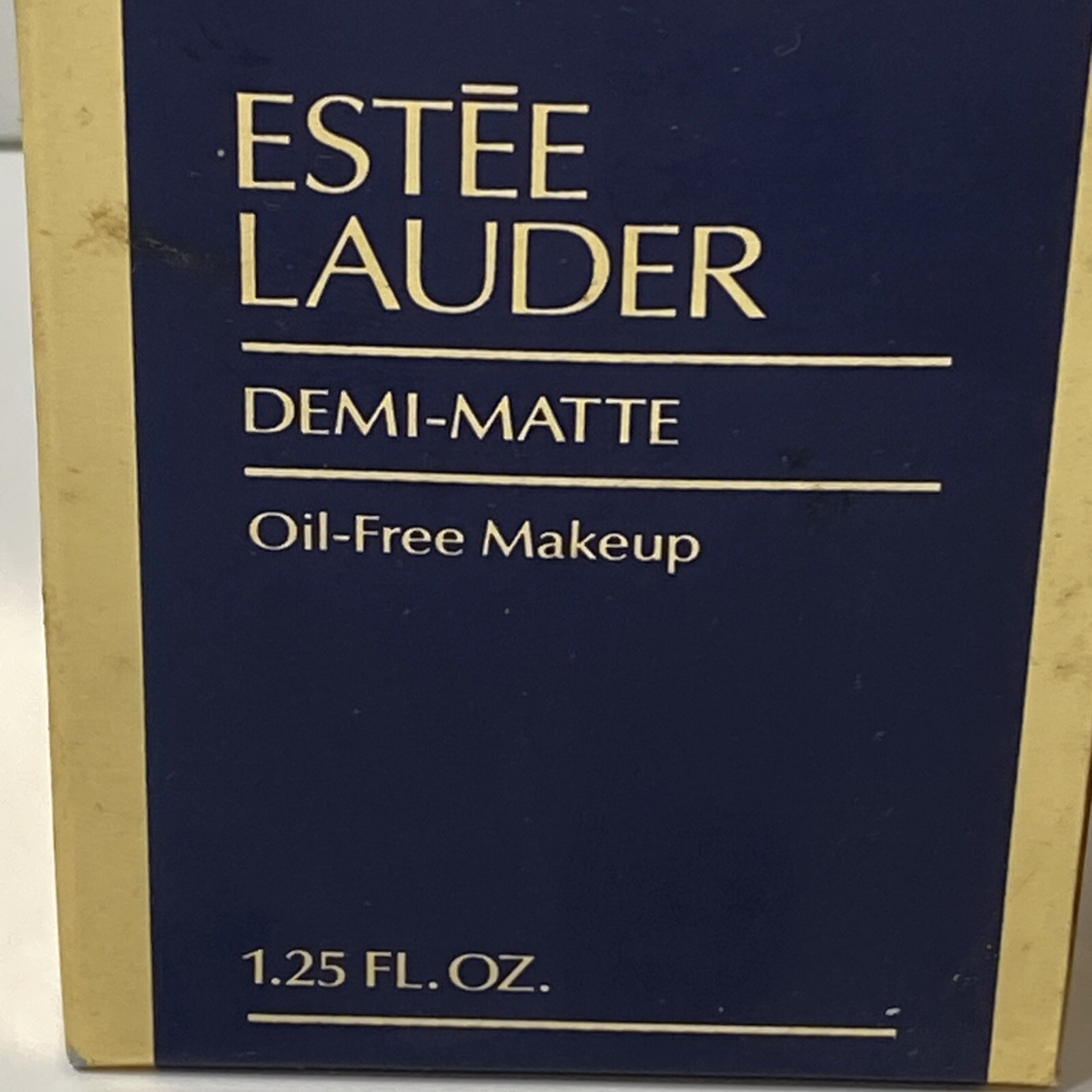 Estee Lauder Demi-Matte Makeup Oil Free Cocoa #16 Size 35 ml /1.25 oz New RARE