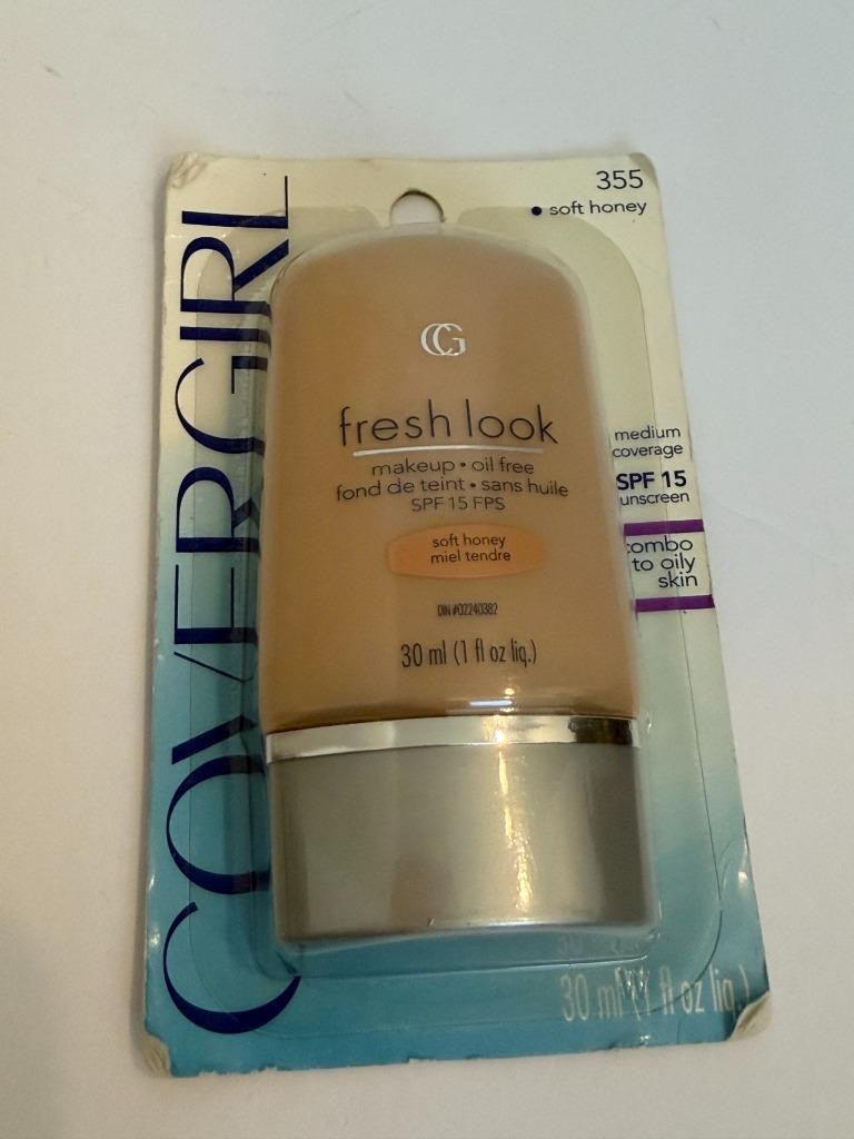 Vintage Cover Girl Fresh Look Soft Honey 355 Oil Free Make Up Foundation